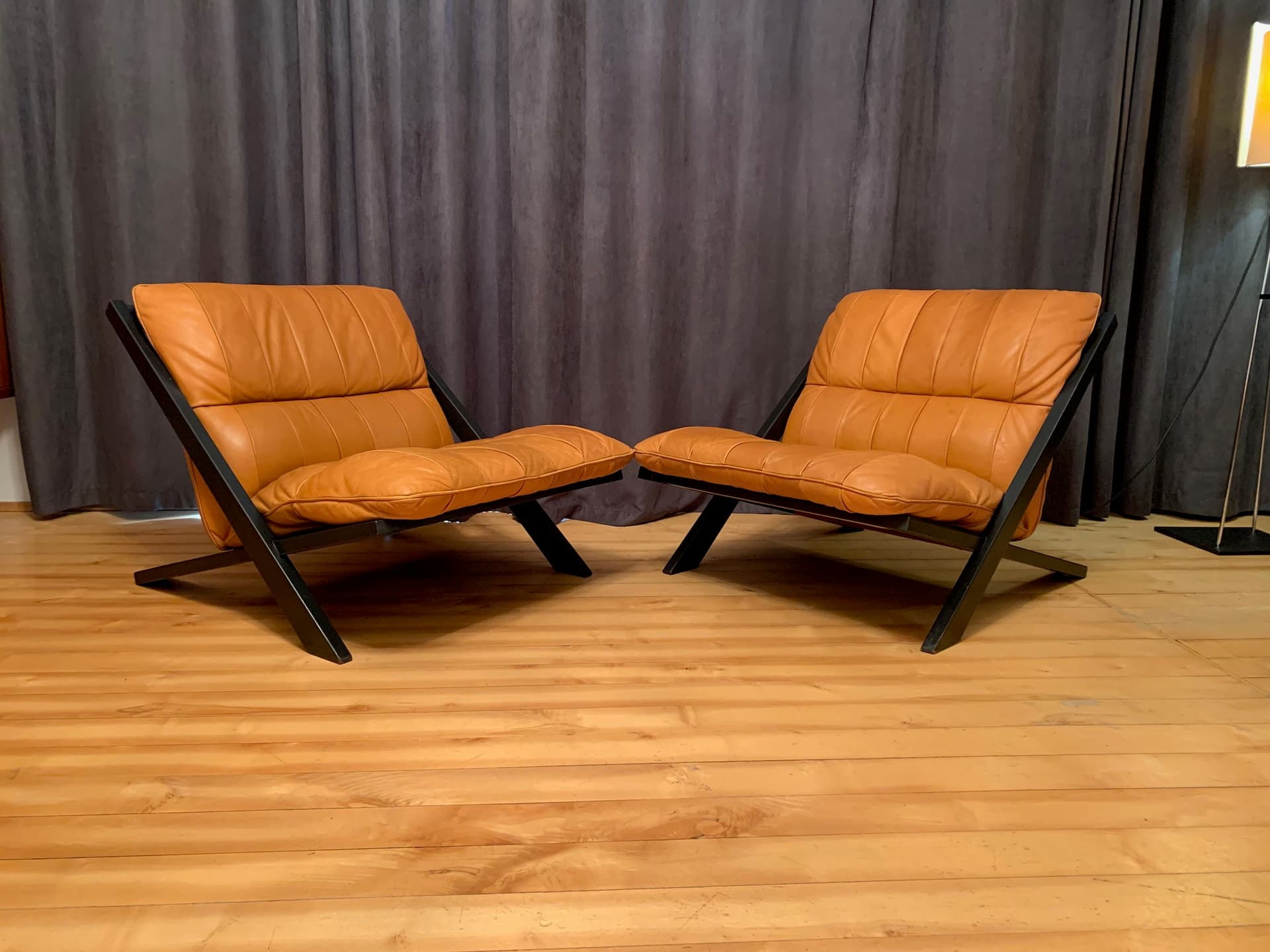 Pair of armchairs, cognac leather, dark brown wood, by U. Berger, de Sede, Switzerland, 1970s. - 45768