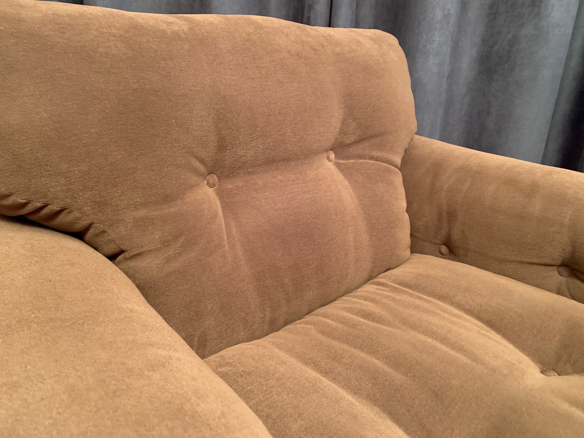 Pair of armchairs Coronado, light brown velvet, by T. Scarpa, C&B Italia, Italy, 1960s. - 45809