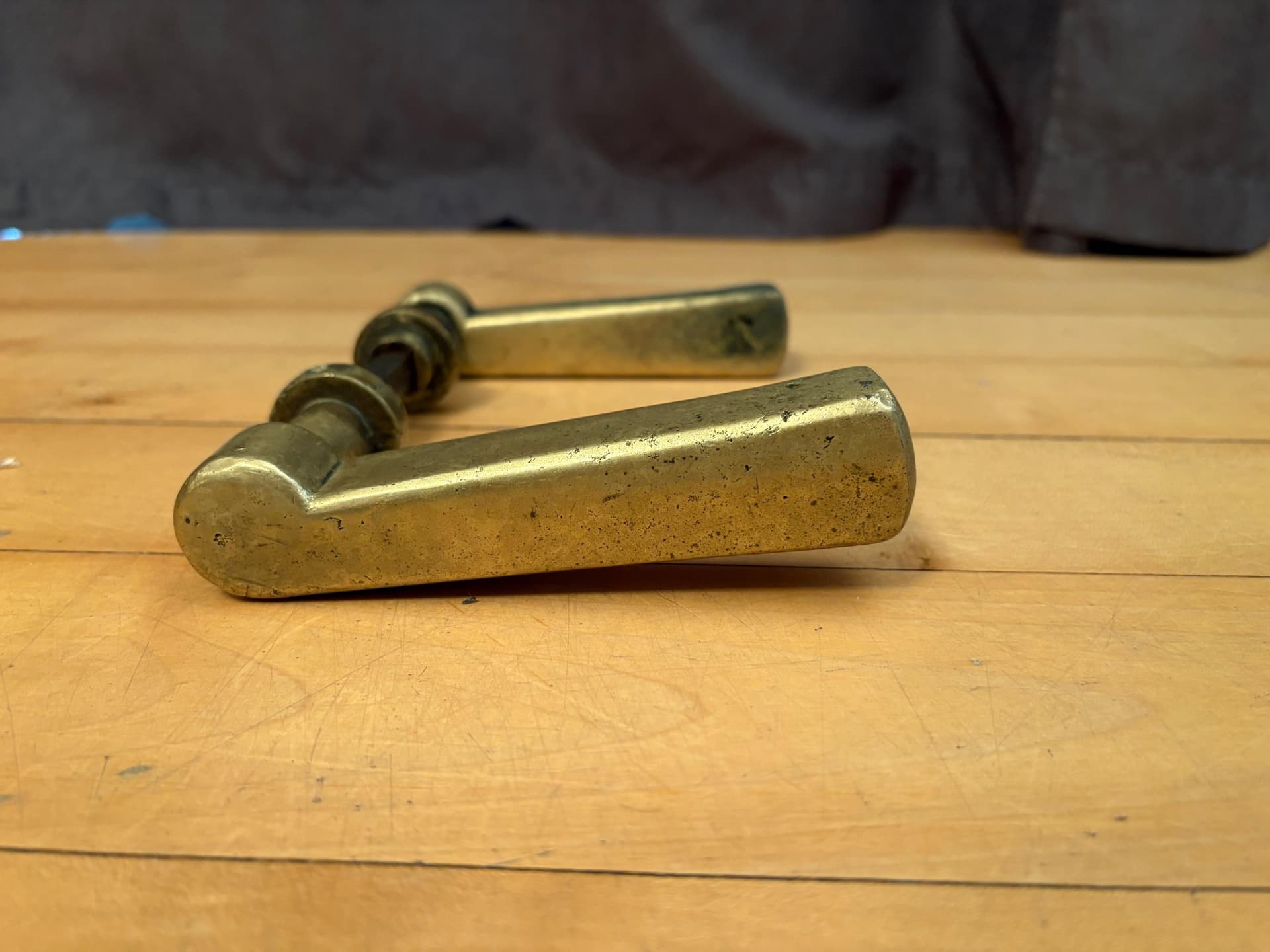 Para klamek drzwiowych Bauhaus, mosiądz złoty, Niemcy, lata 30. - 79832