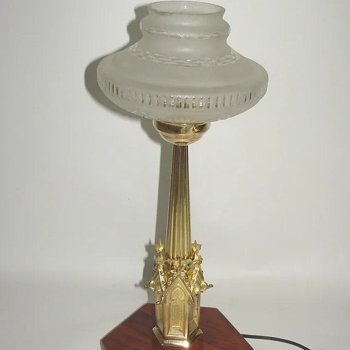 Lampa gabinetowa, mosiądz złoty, szkło mleczne, drewno, lata 20. - 46490