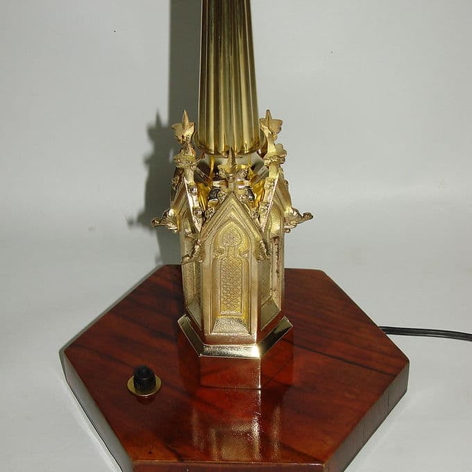 Lampa gabinetowa, mosiądz złoty, szkło mleczne, drewno, lata 20. - 46487