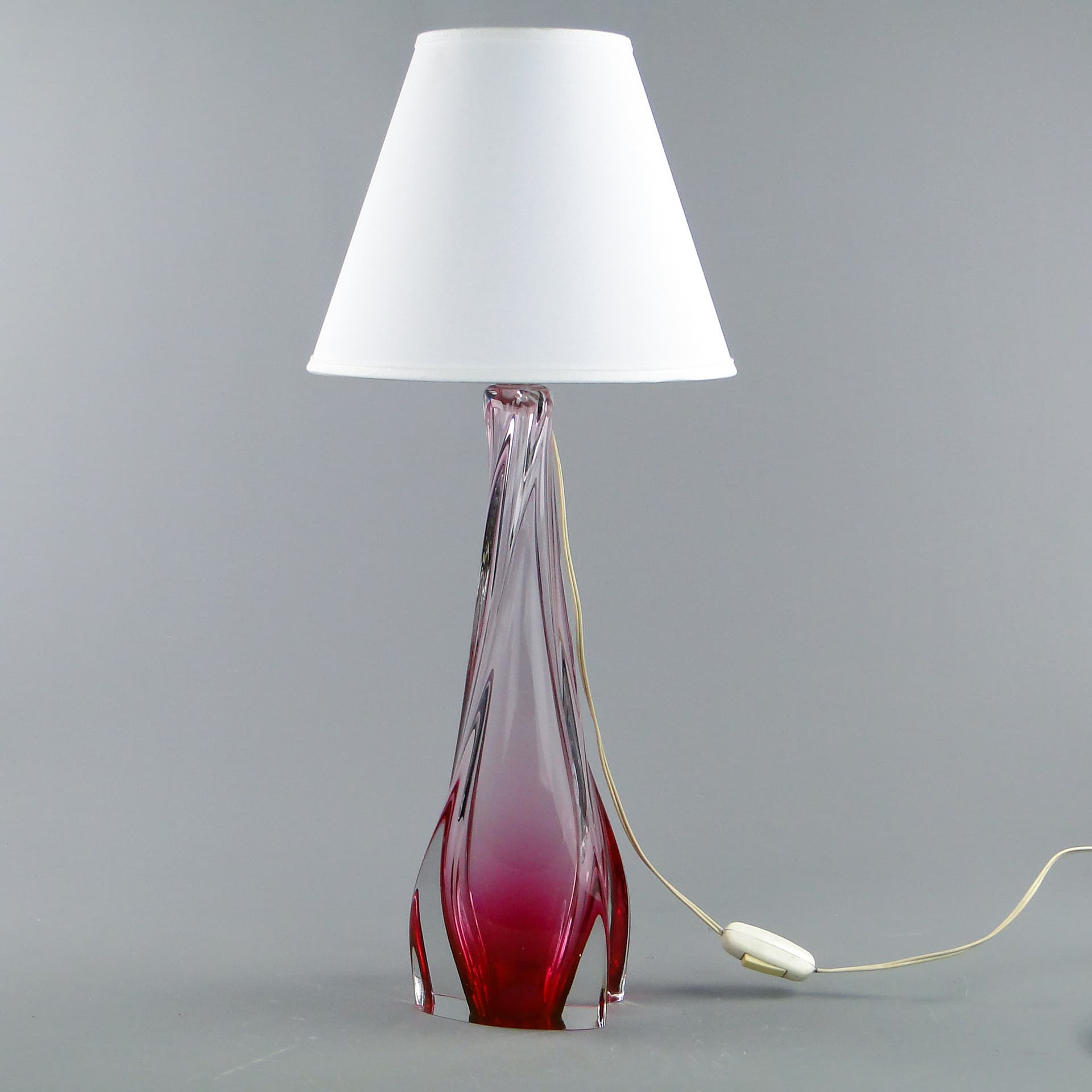 Lampa stołowa, Val St Lambert, szkło czerwony, Belgia, lata 60. - 46999