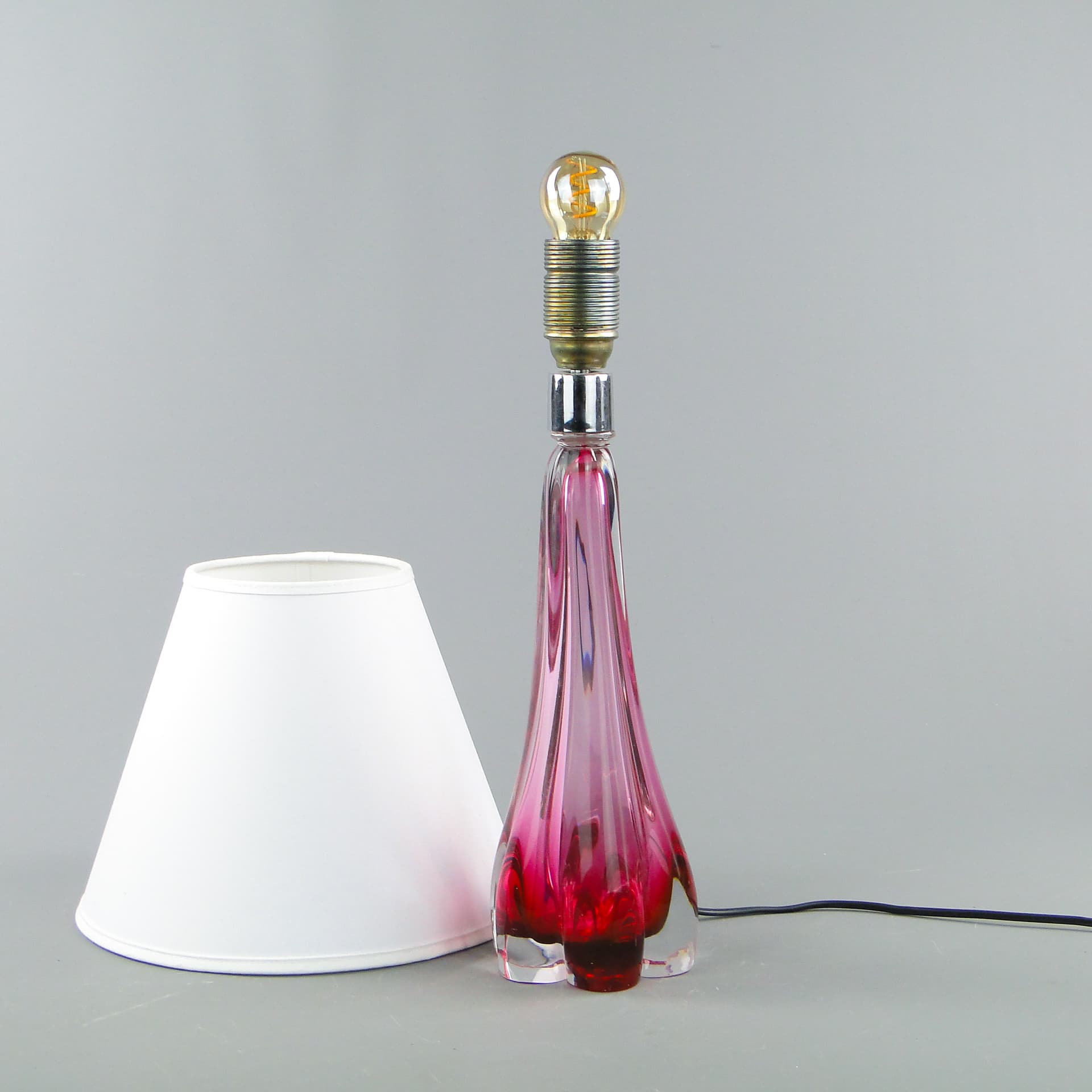 Lampa stołowa, szkło różowy, Val St Lambert, Belgia, lata 60. - 47021