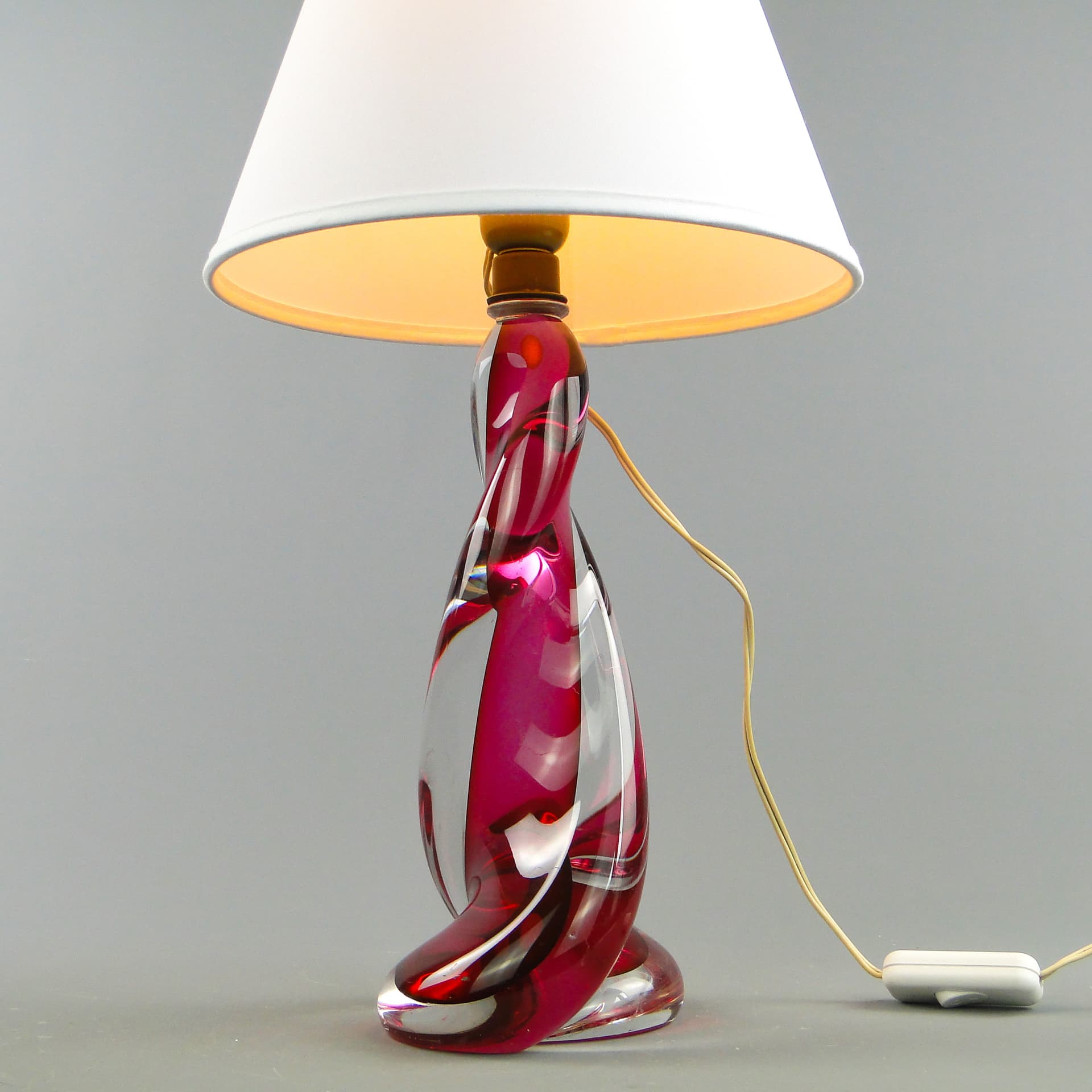 Lampa stołowa, szkło czerwony, Val St Lambert, Belgia, lata 60. - 47154