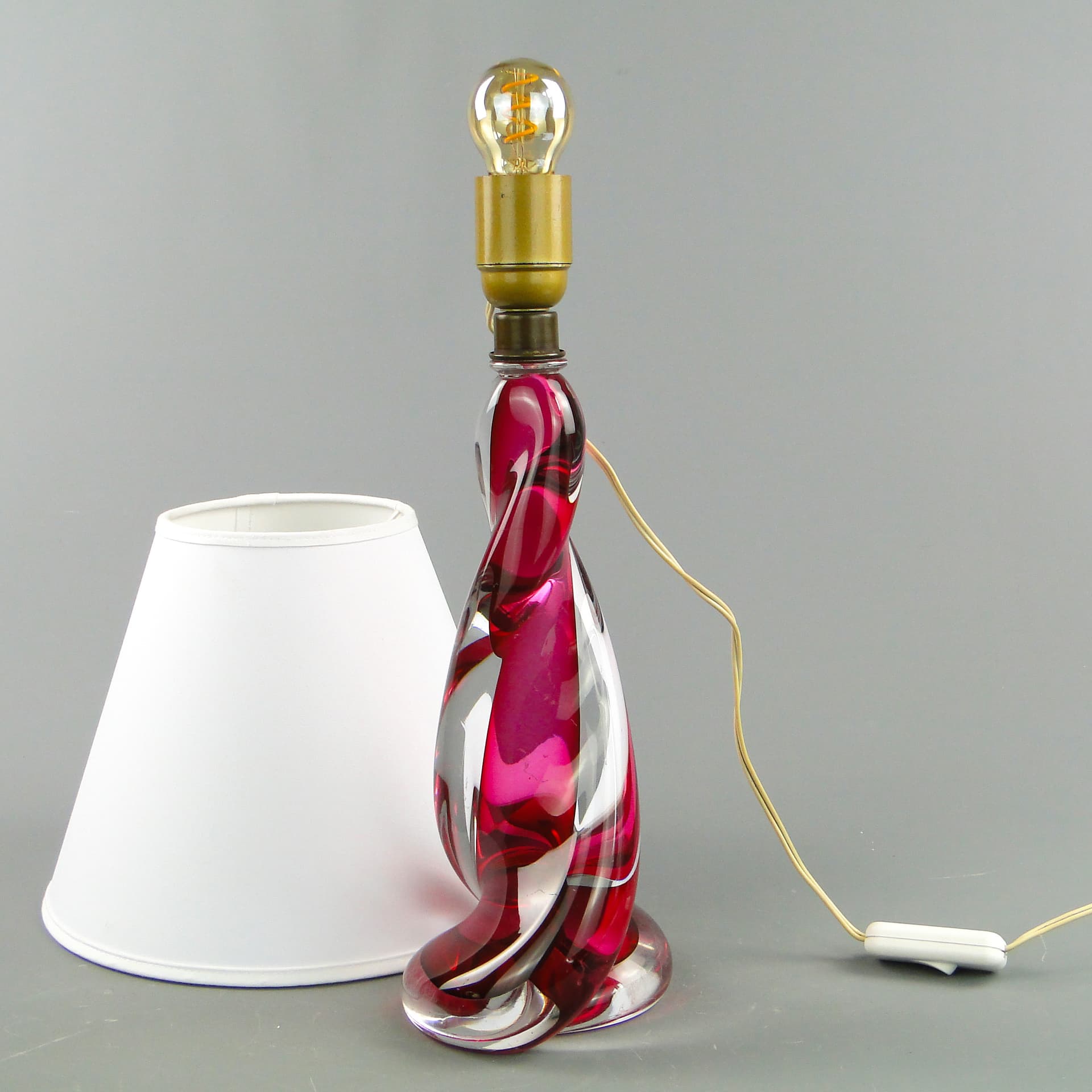 Lampa stołowa, szkło czerwony, Val St Lambert, Belgia, lata 60. - 47158