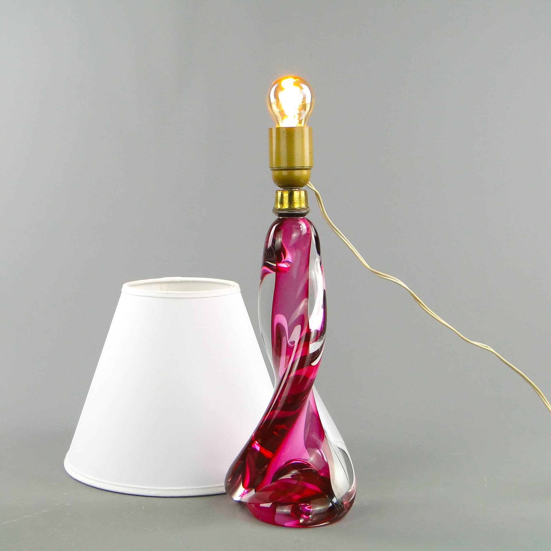 Lampa stołowa, szkło różowy, Val St Lambert, Belgia, lata 60. - 47181