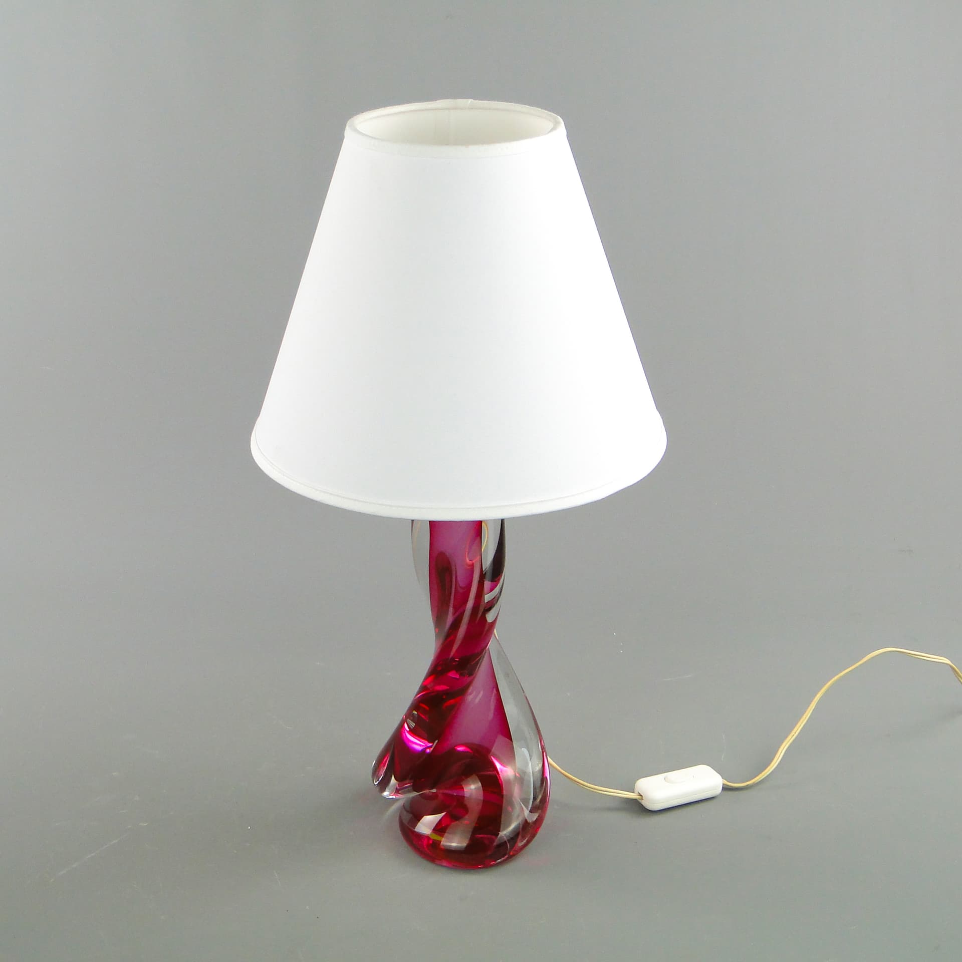 Lampa stołowa, szkło różowy, Val St Lambert, Belgia, lata 60. - 47177