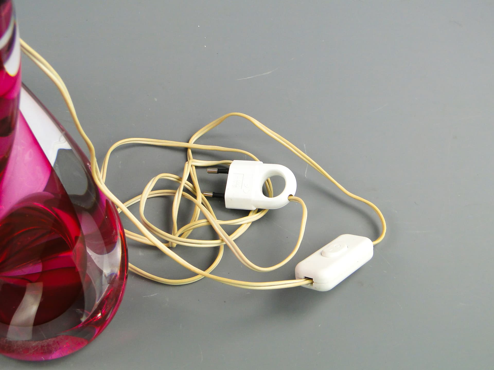 Lampa stołowa, szkło różowy, Val St Lambert, Belgia, lata 60. - 47173