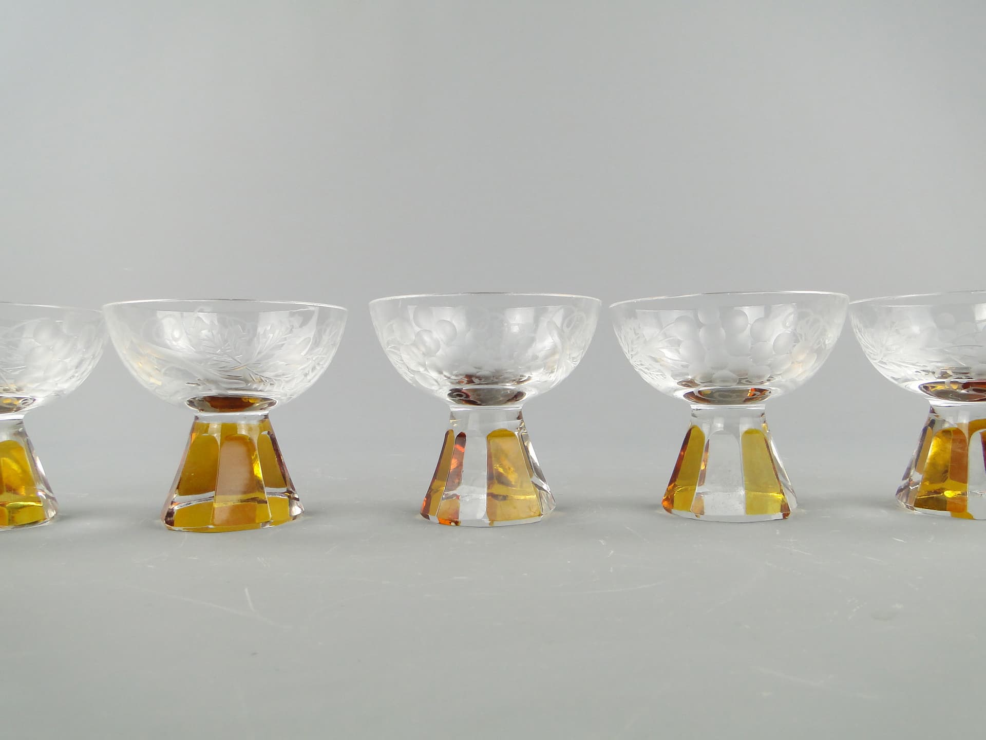 Zestaw kieliszków Art Deco, szkło kryształowe żółty, Polska, lata 30. - 47553