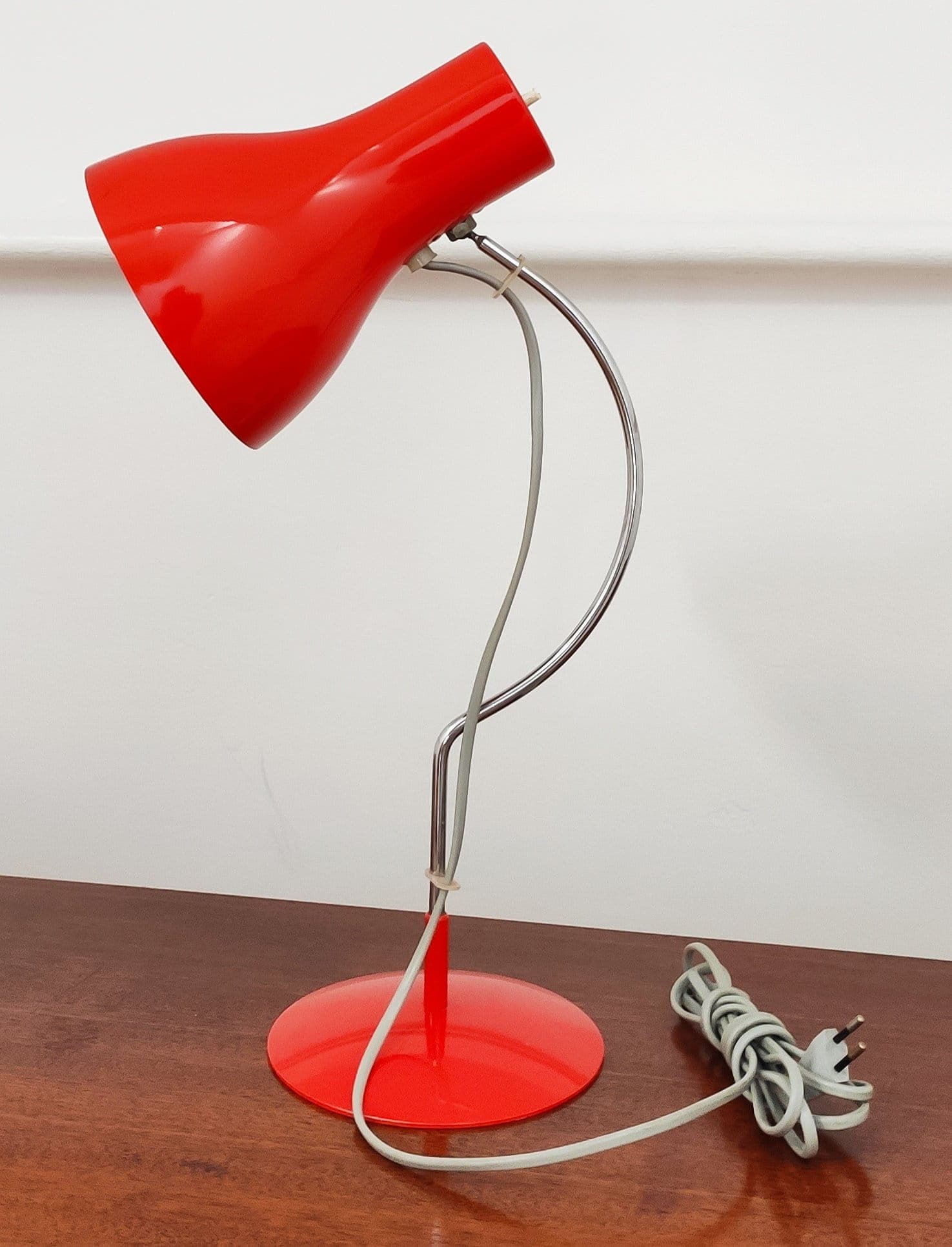 Desk lamp, red metal, by J. Hurka, Napako, Czechoslovakia, 1960s. - 48082