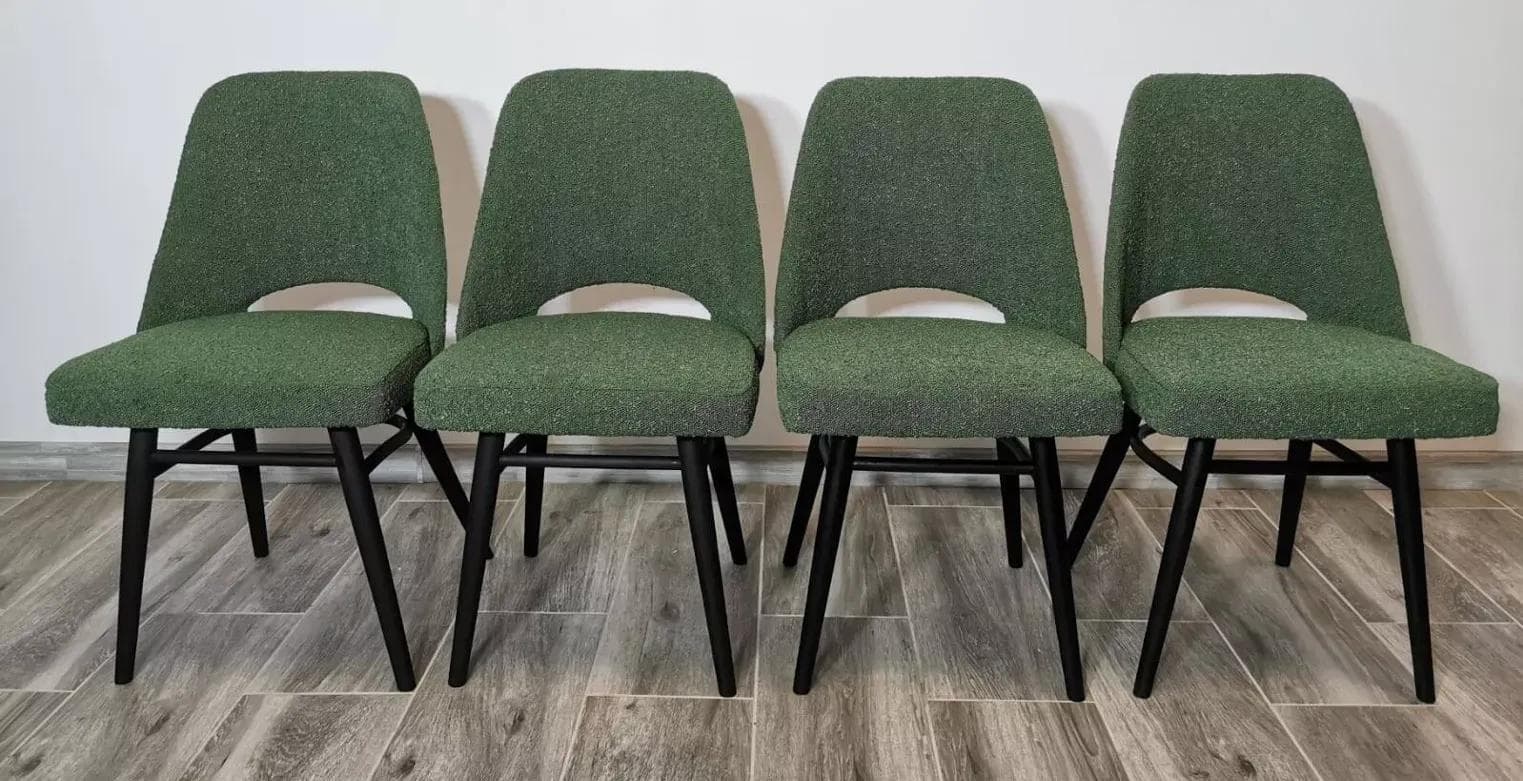 Komplet czterech krzeseł, zieleń bouclé, buk czarny, proj. R. Hoffman, Ton, Czechosłowacja, lata 60. - 48227