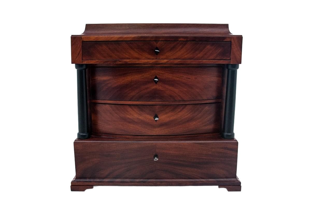 Mahoniowa komoda, Norwegia, lata 80. XIX wieku