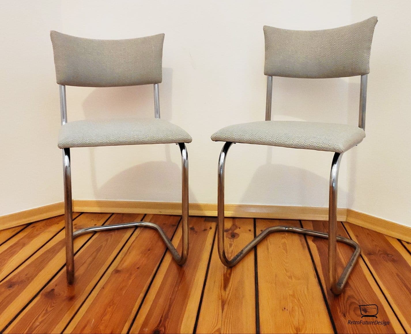 Pair of chairs, chrome steel, beige, by R. Slezak, Czechoslovakia, 1930s. - 49316
