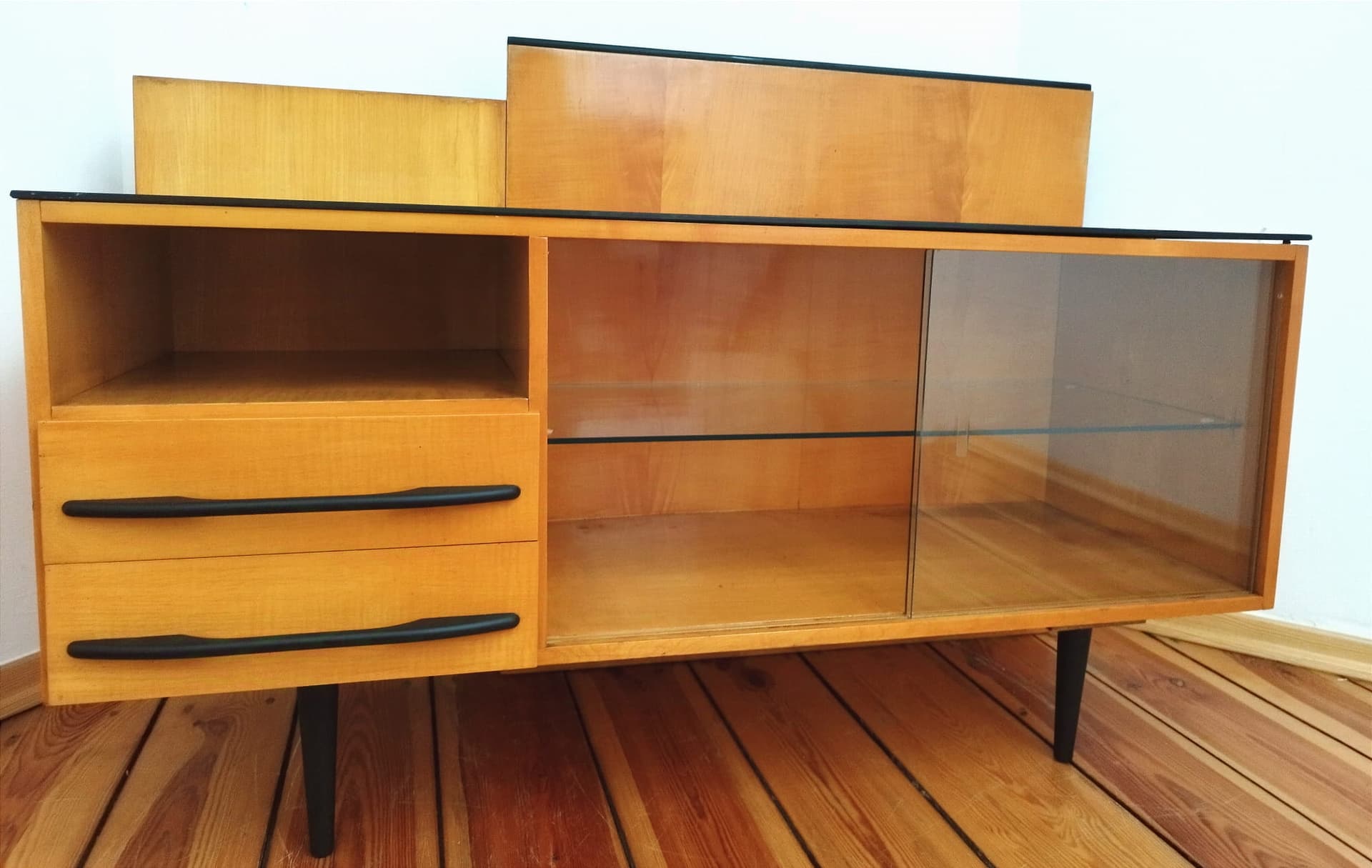 Komoda, jasny brąz, drewno, proj. M. Pozar, Czechosłowacja, lata 60. - 49245