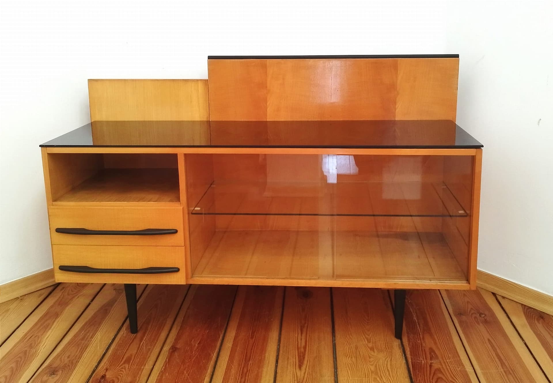 Komoda, jasny brąz, drewno, proj. M. Pozar, Czechosłowacja, lata 60. - 49244