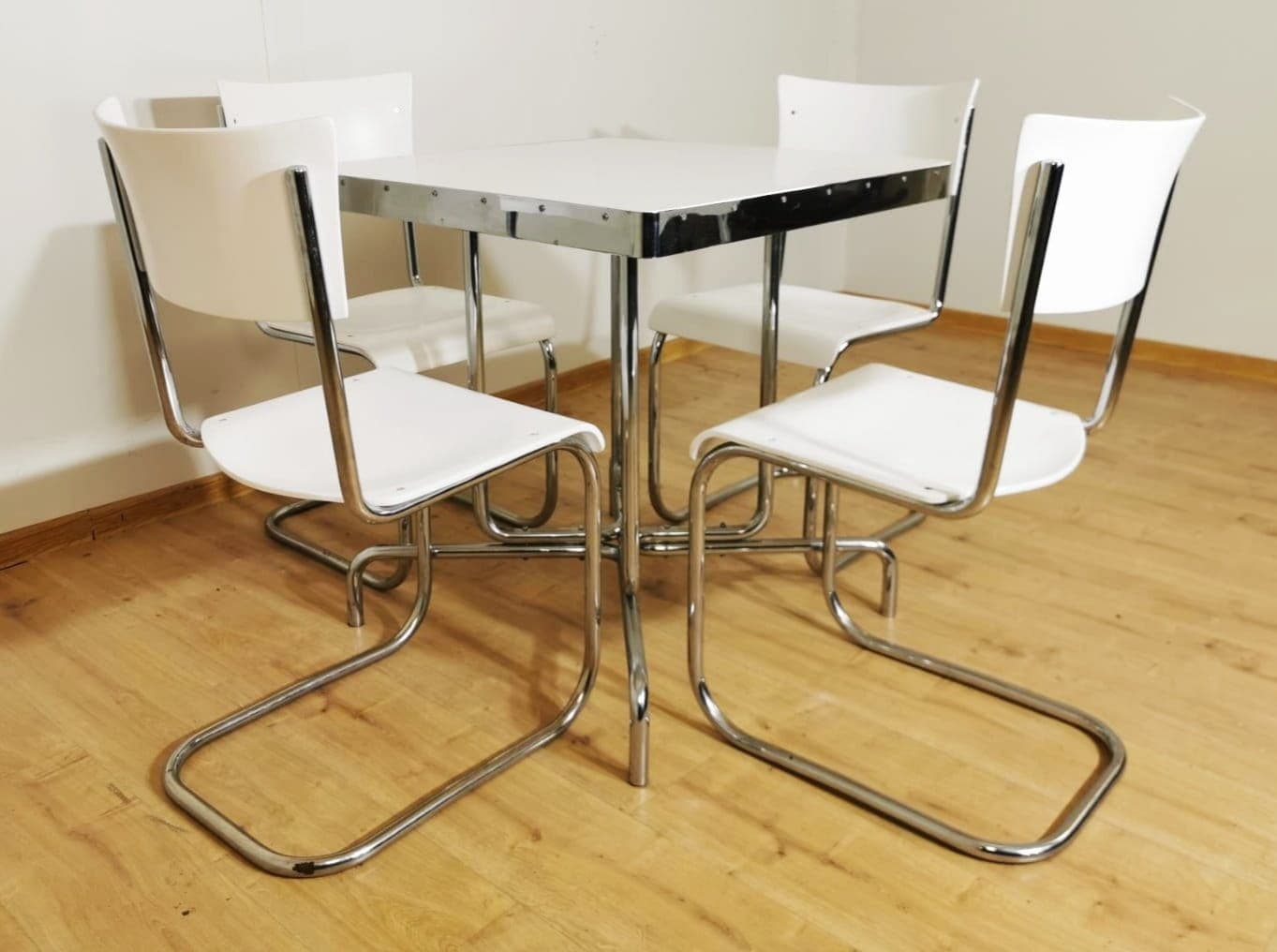 Zestaw jadalniany Bauhaus, stal chromowana biała, proj. M. Breuer, M. Stam, Czechosłowacja, lata 30. - 49090