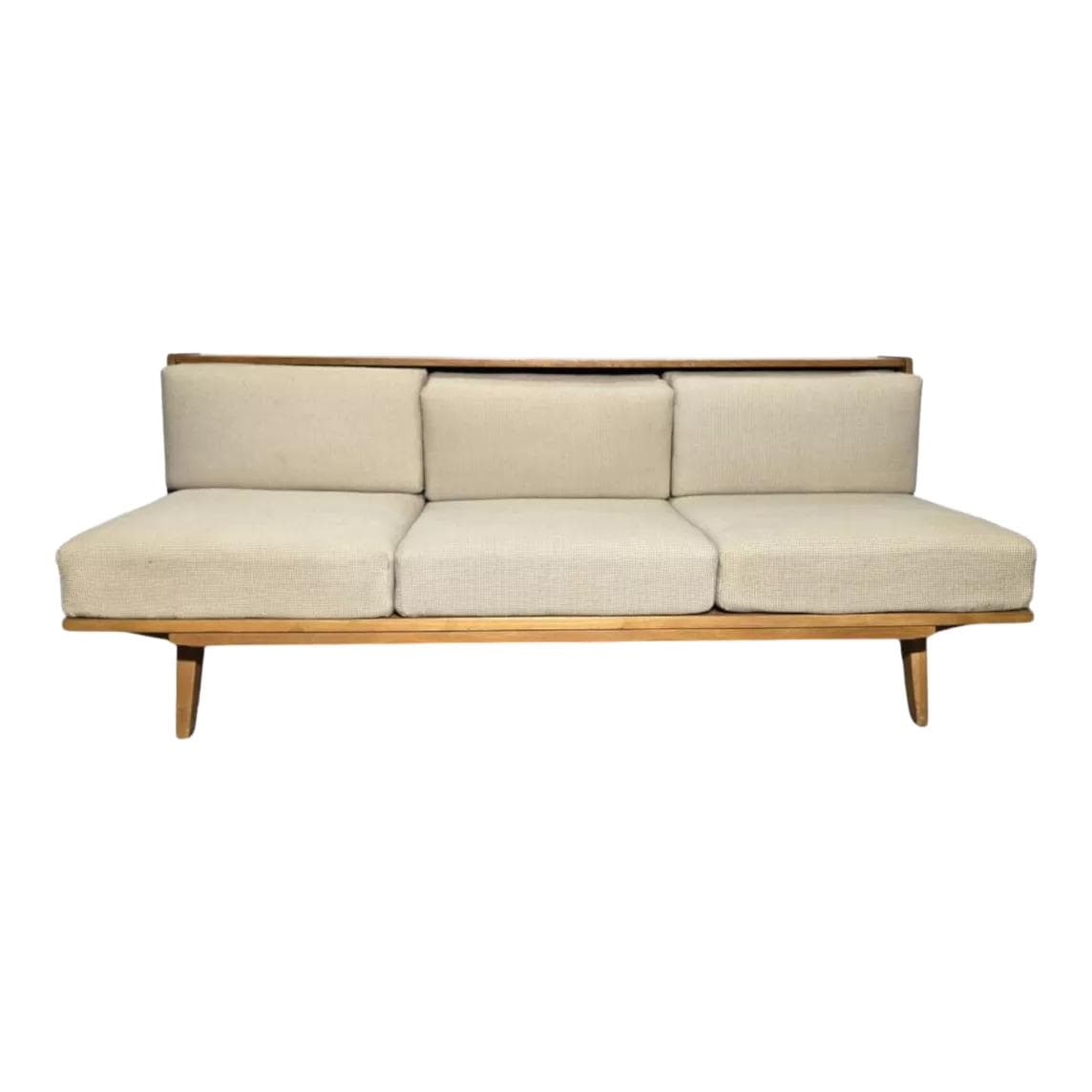 Sofa, beż, drewno, Tatra Nabytok, Czechosłowacja, lata 60.