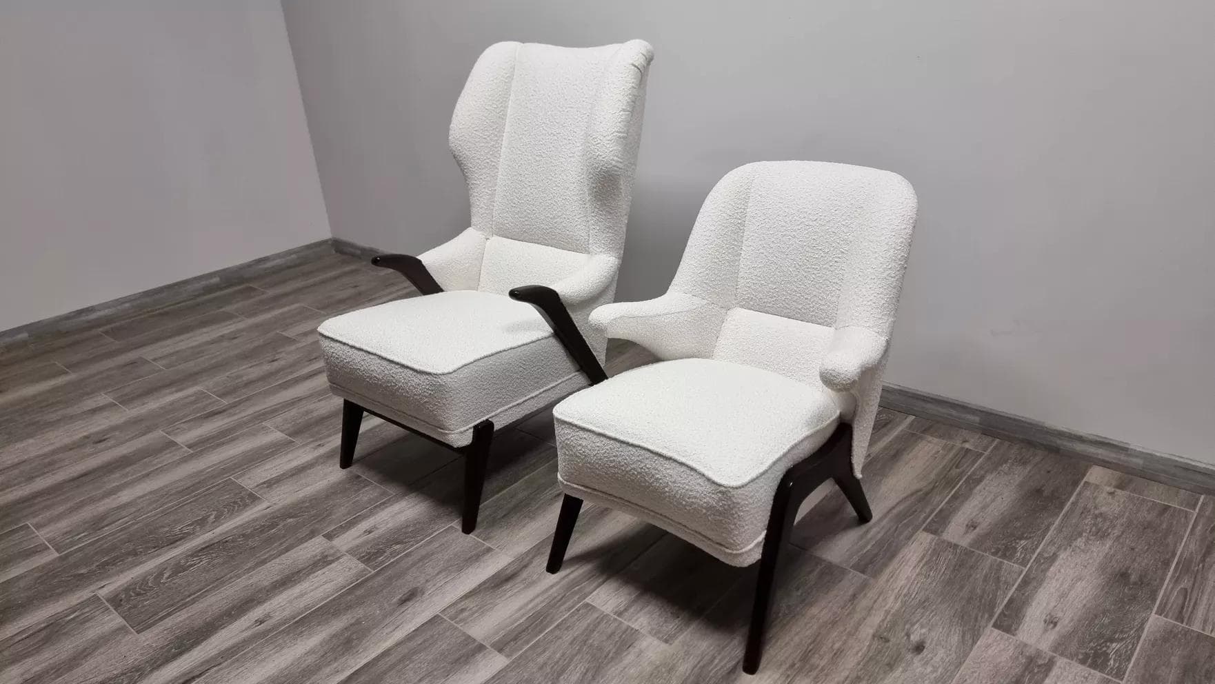Pair of armchairs, ivory white bouclé, dark wood, Czechoslovakia, 1960s. - 48711