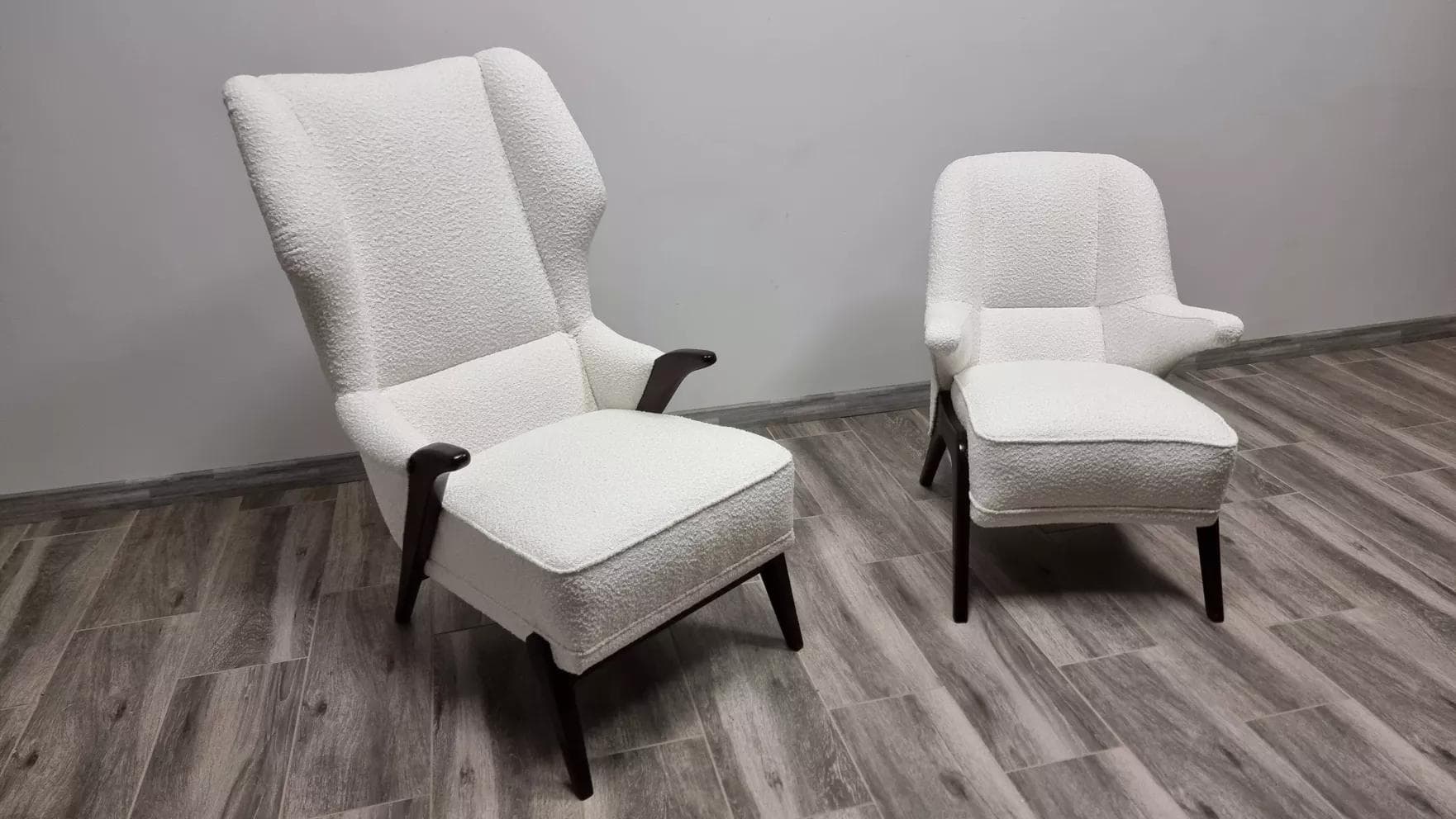 Pair of armchairs, ivory white bouclé, dark wood, Czechoslovakia, 1960s. - 48709