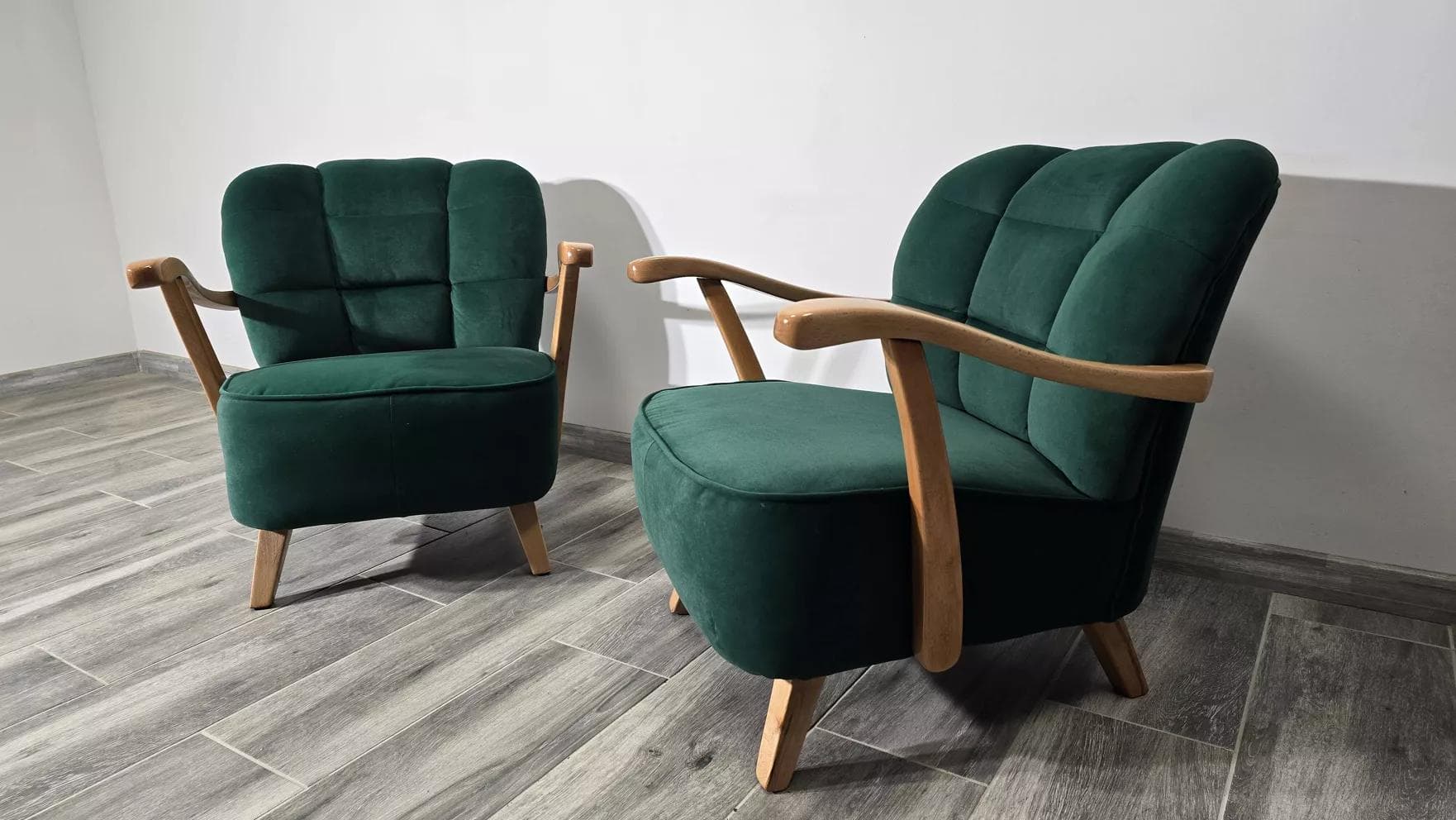 Pair of armchairs, green velvet, light wood, Czechoslovakia, 1960s. - 48690