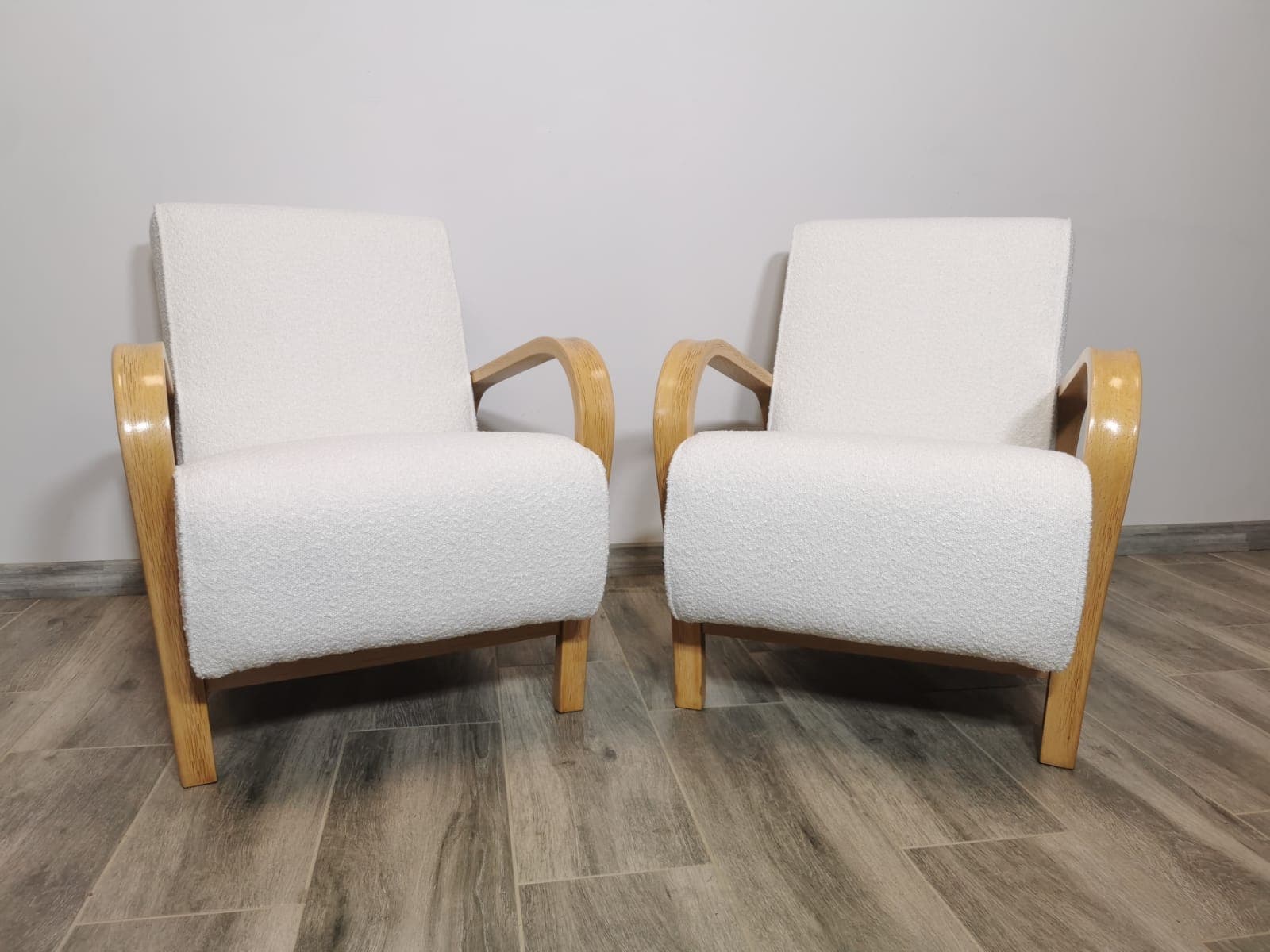 Pair of armchairs, light oak, white bouclé, by K. Koželka, A. Kropáček, Interier Praha, Czechoslovakia, 1940s. - 48641