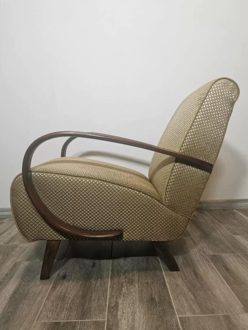 Armchair Art Deco, beige, walnut, by J. Halabala, UP Závody, Czechoslovakia, 1940s. - 48582