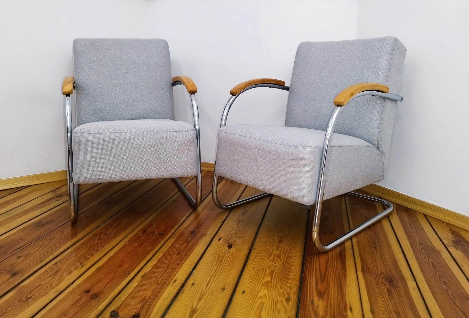 Pair of armchairs FN 21, grey chrome steel, Mücke&Melder, Czech Republic, 1930s. - 48553