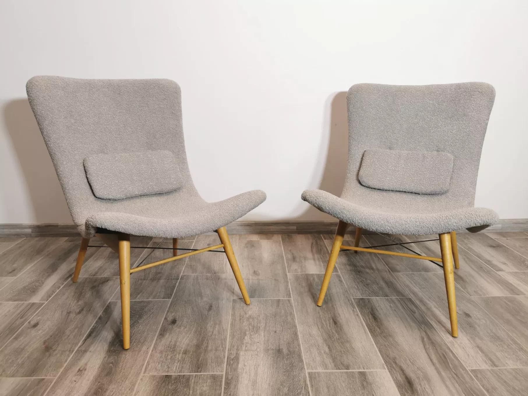 Pair of armchairs, beige bouclé, beech wood, by M. Navratil, Czechoslovakia, 1960s. - 48492
