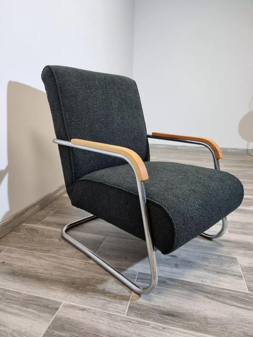 Armchair, graphite wool, oak, chrome steel, by R. Slezak, Thonet, Czechoslovakia, 1930s. - 48480