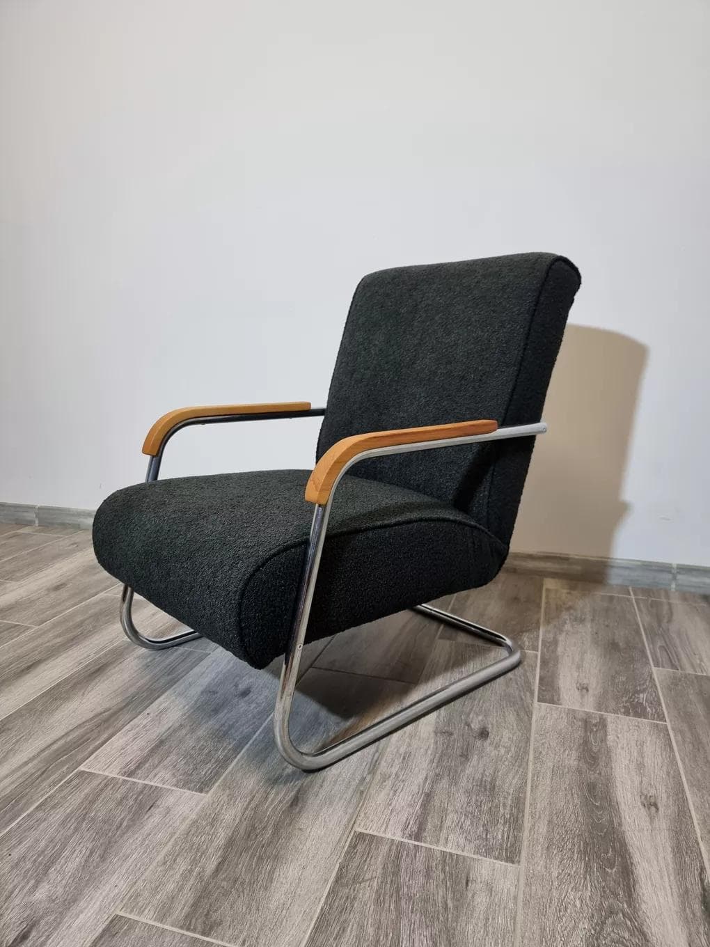 Armchair, graphite wool, oak, chrome steel, by R. Slezak, Thonet, Czechoslovakia, 1930s. - 48478