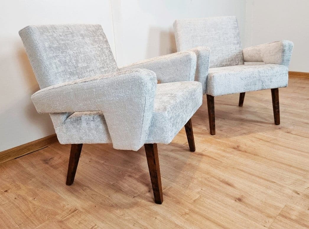 Pair of armchairs, grey bouclé, wood, by M. Navratil, Czechoslovakia, 1960s. - 48359