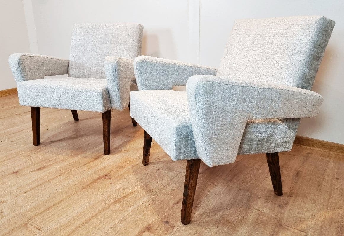 Pair of armchairs, grey bouclé, wood, by M. Navratil, Czechoslovakia, 1960s. - 48360