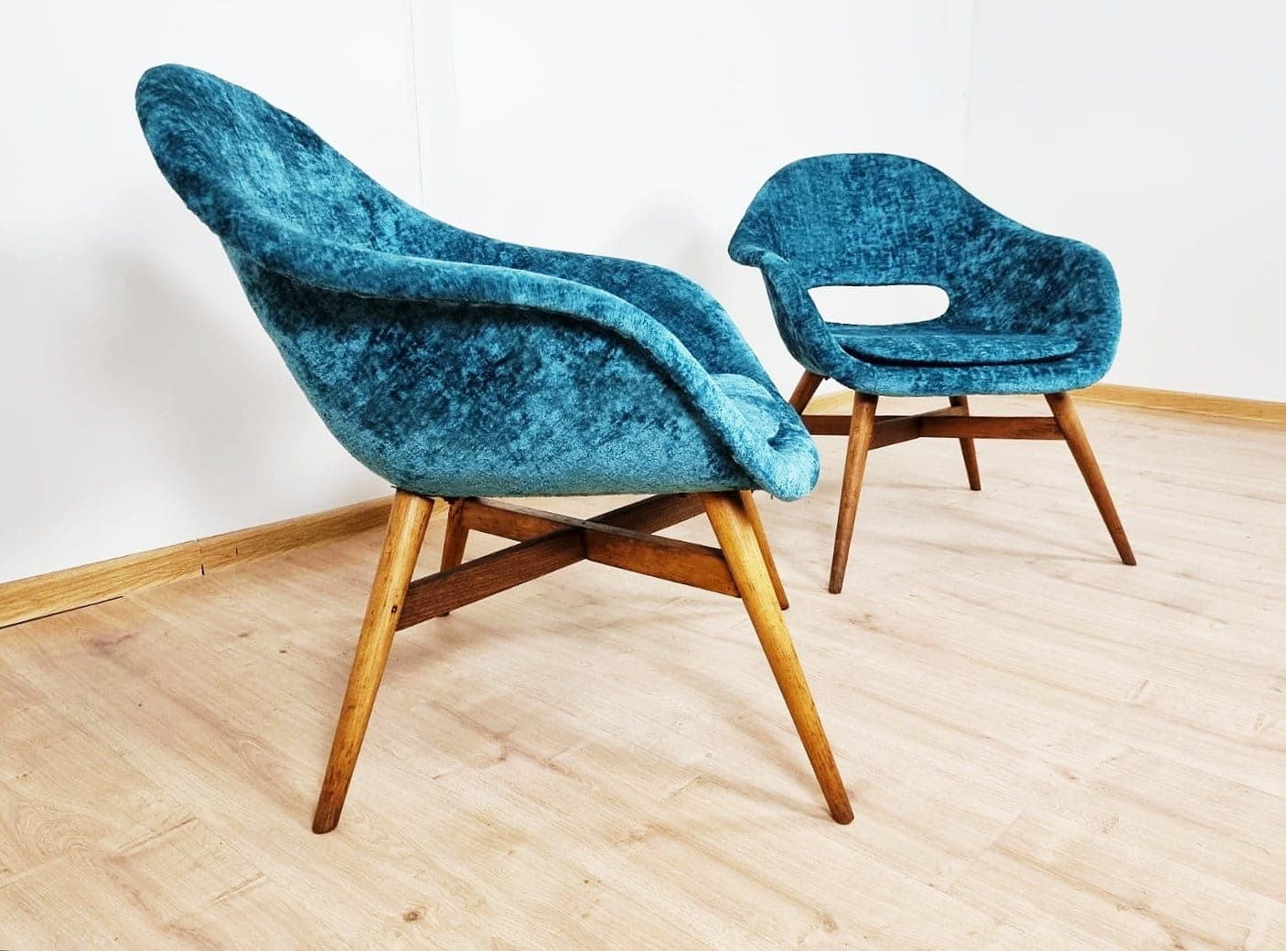Pair of armchairs, turquoise velvet, by M. Navratil, Czechoslovakia, 1960s. - 48319