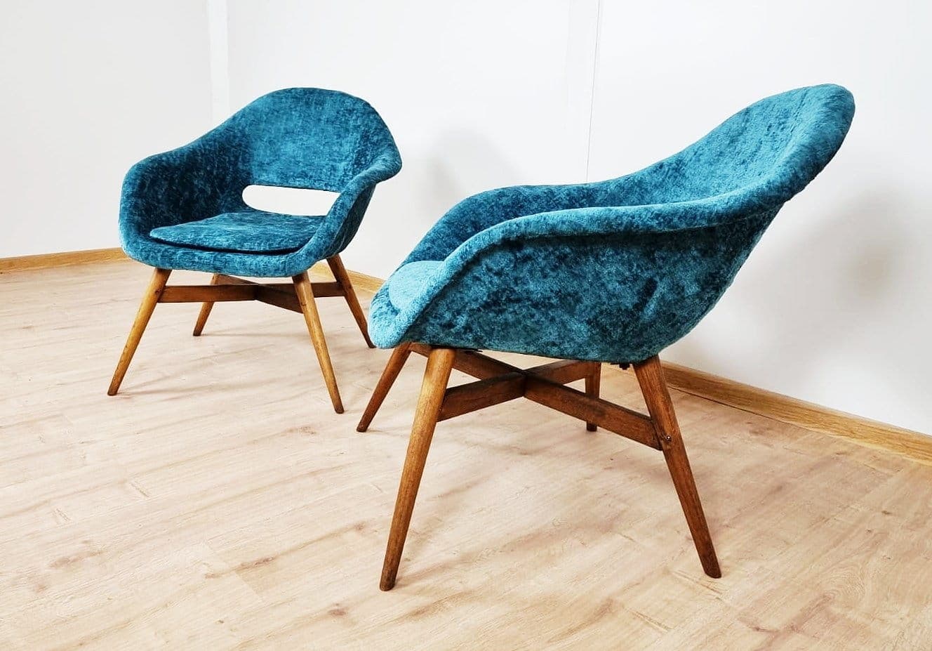 Pair of armchairs, turquoise velvet, by M. Navratil, Czechoslovakia, 1960s. - 48320
