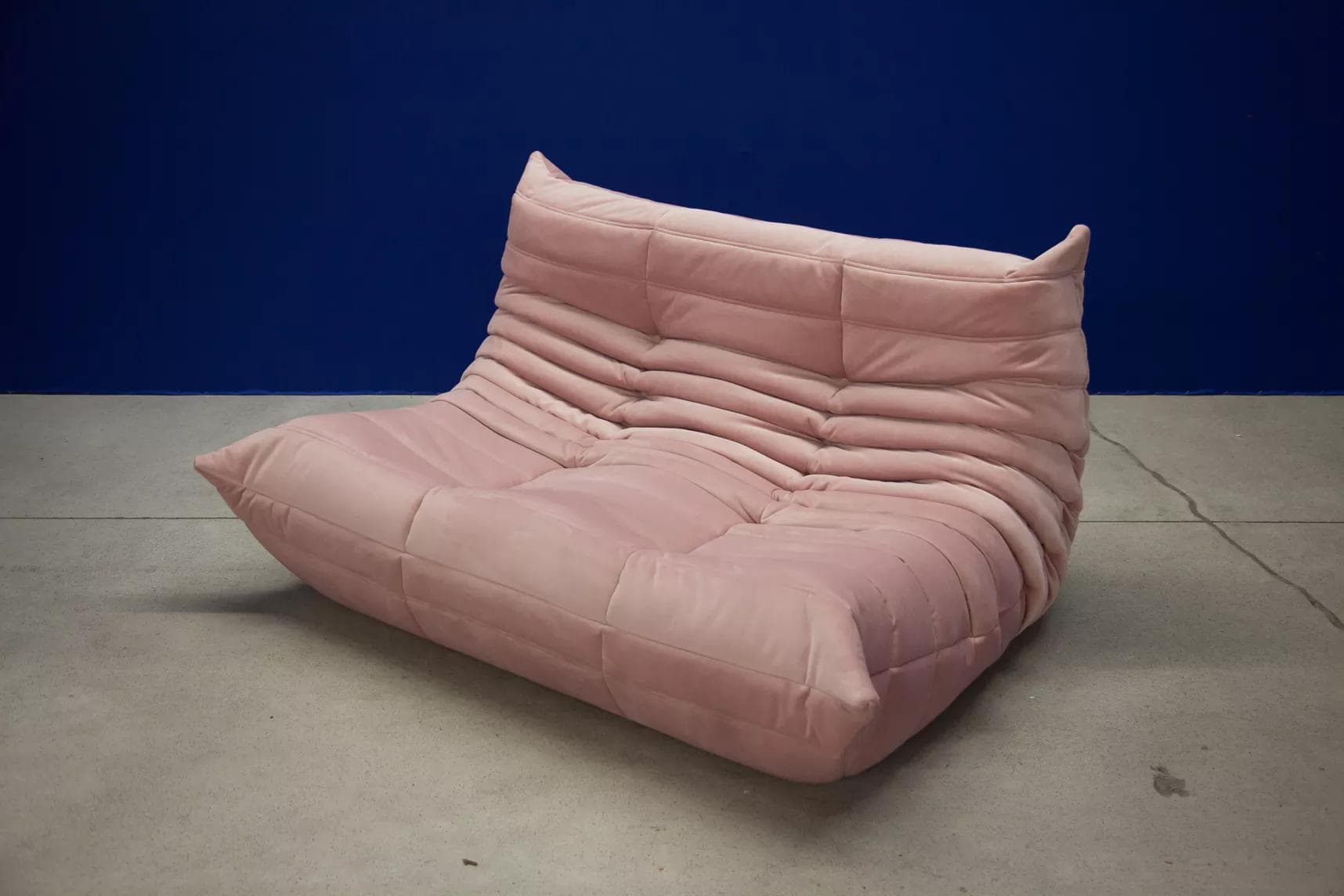 Sofa Togo dwuosobowa, velvet różowy jasny - 51154