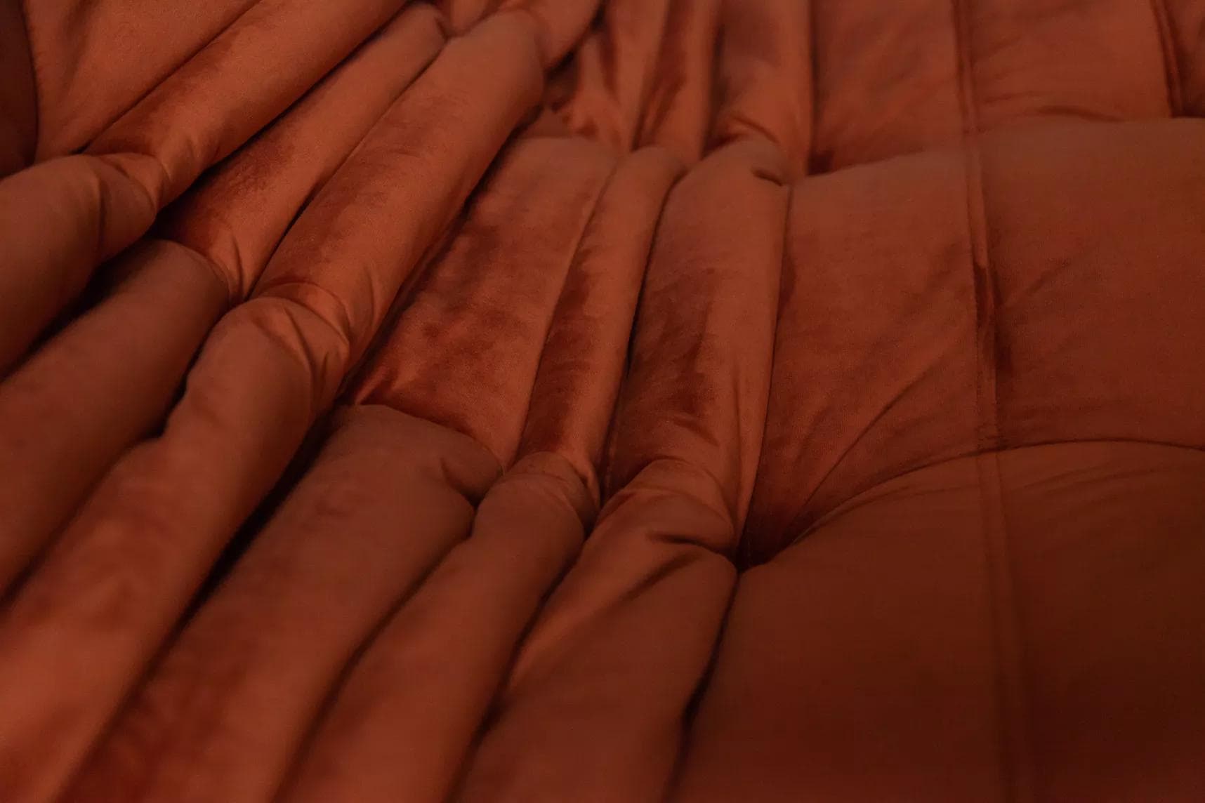 Sofa Togo dwuosobowa, velvet pomarańczowy bursztyn - 51135