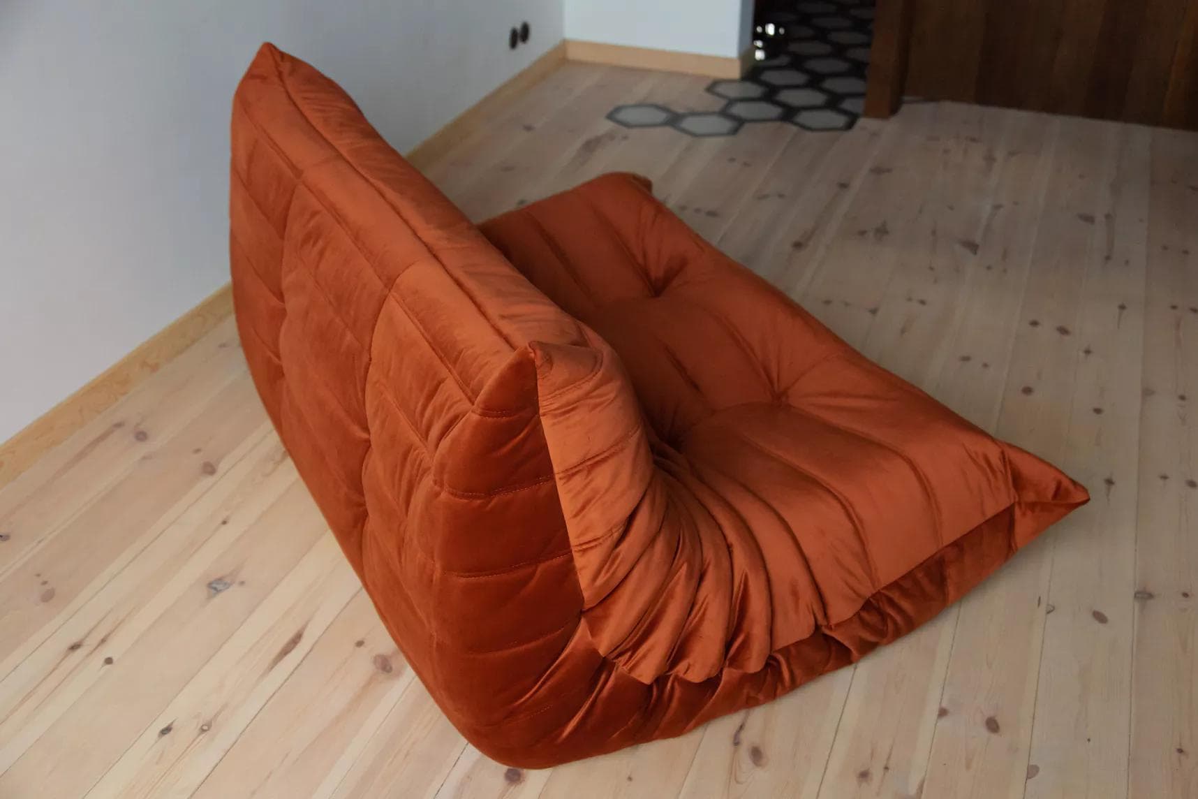 Sofa Togo dwuosobowa, velvet pomarańczowy bursztyn - 51140