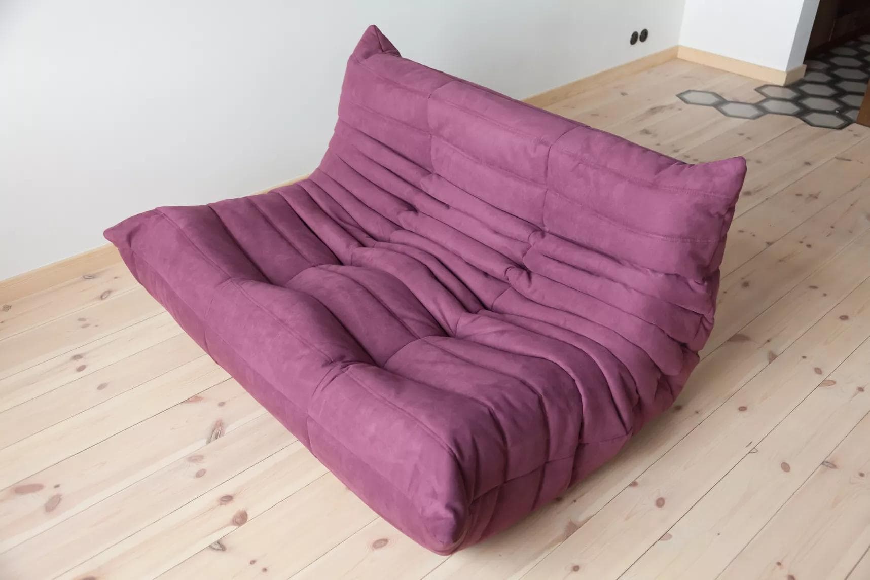 Sofa Togo dwuosobowa, mikrofibra bakłażan - 51116