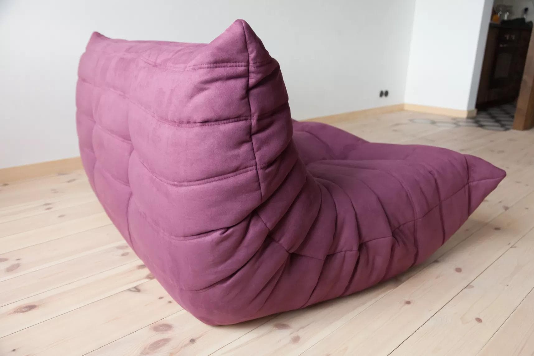 Sofa Togo dwuosobowa, mikrofibra bakłażan - 51117