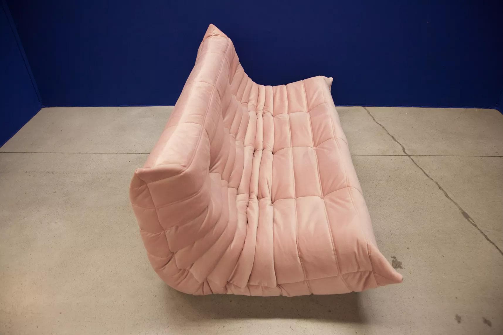 Sofa Togo trzyosobowa, velvet różowy jasny - 51318