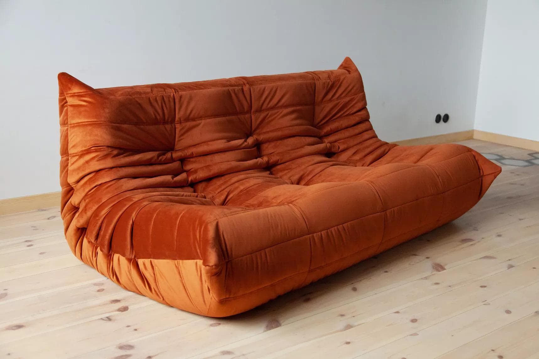 Sofa Togo trzyosobowa, velvet pomarańczowy bursztyn - 51308