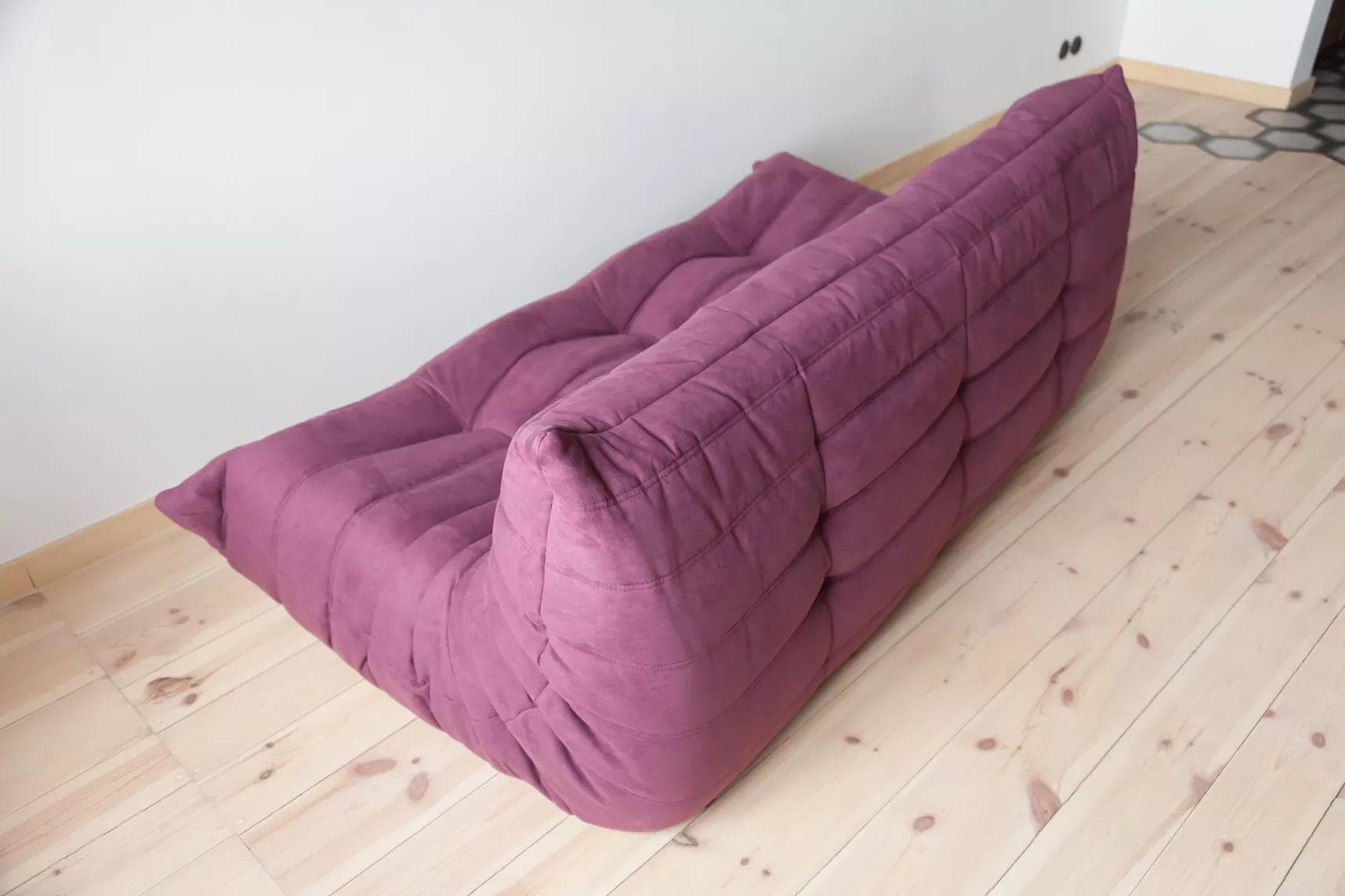 Sofa Togo trzyosobowa, mikrofibra bakłażan - 51282