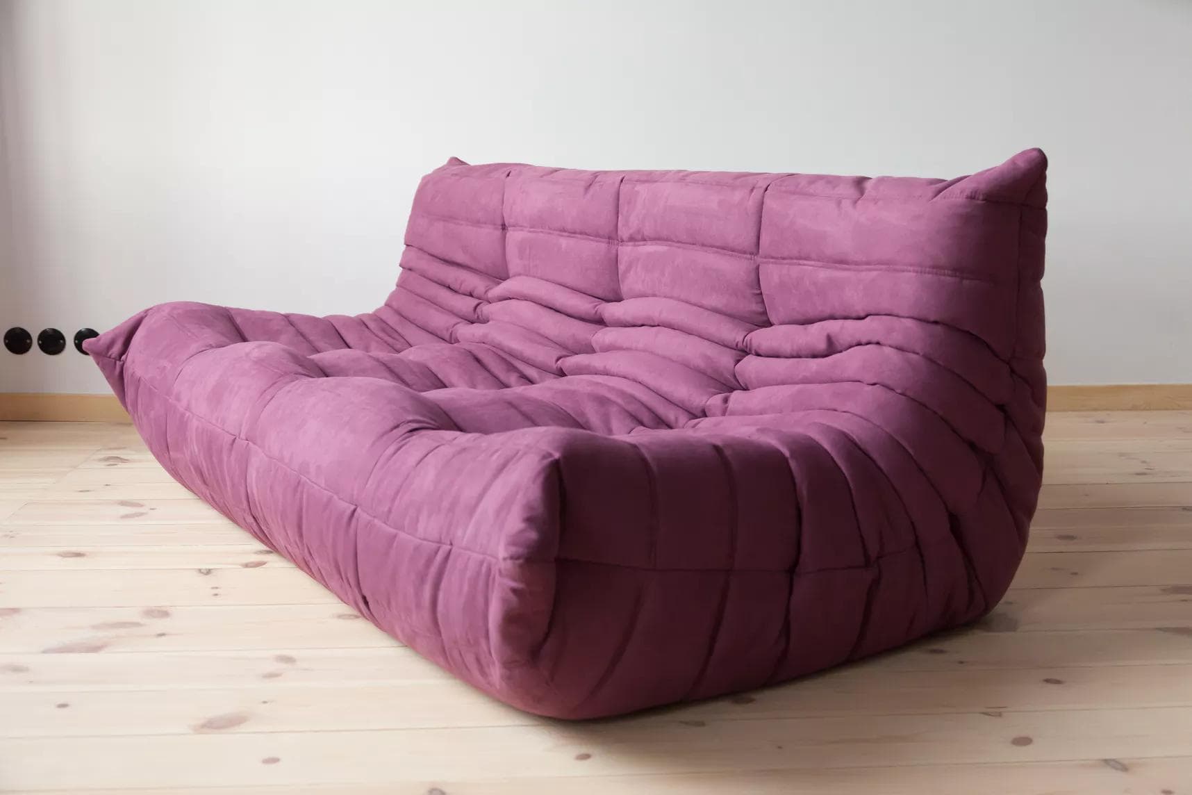 Sofa Togo trzyosobowa, mikrofibra bakłażan - 51290