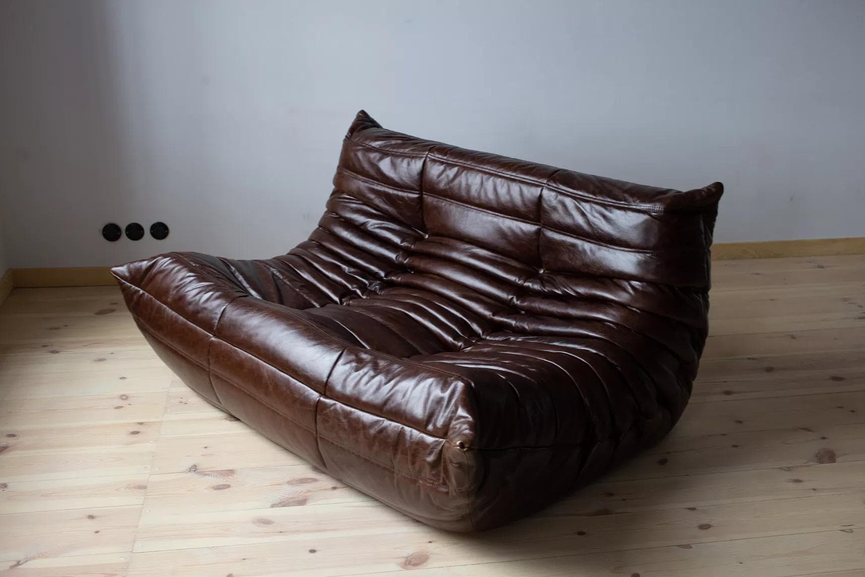 Sofa Togo dwuosobowa, skóra brązowa dark shiny - 51246