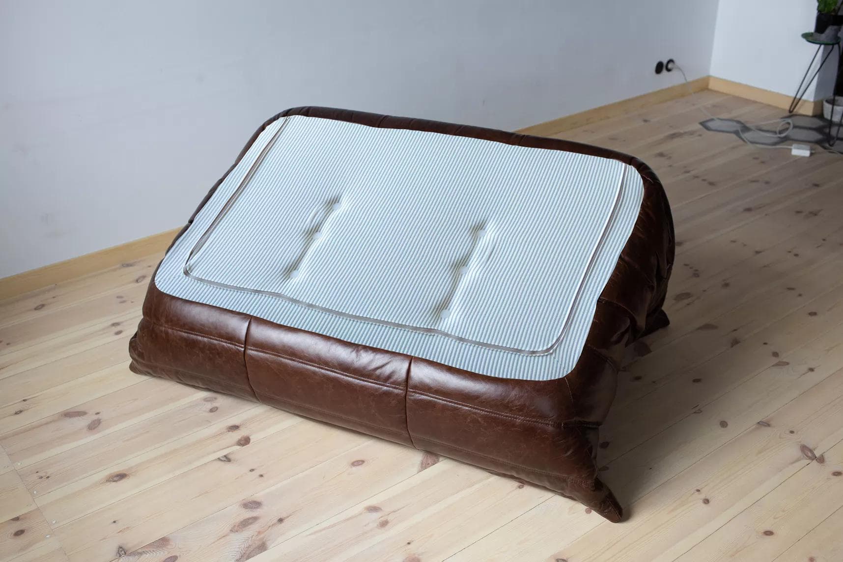 Sofa Togo dwuosobowa, skóra brązowa dark shiny - 51250