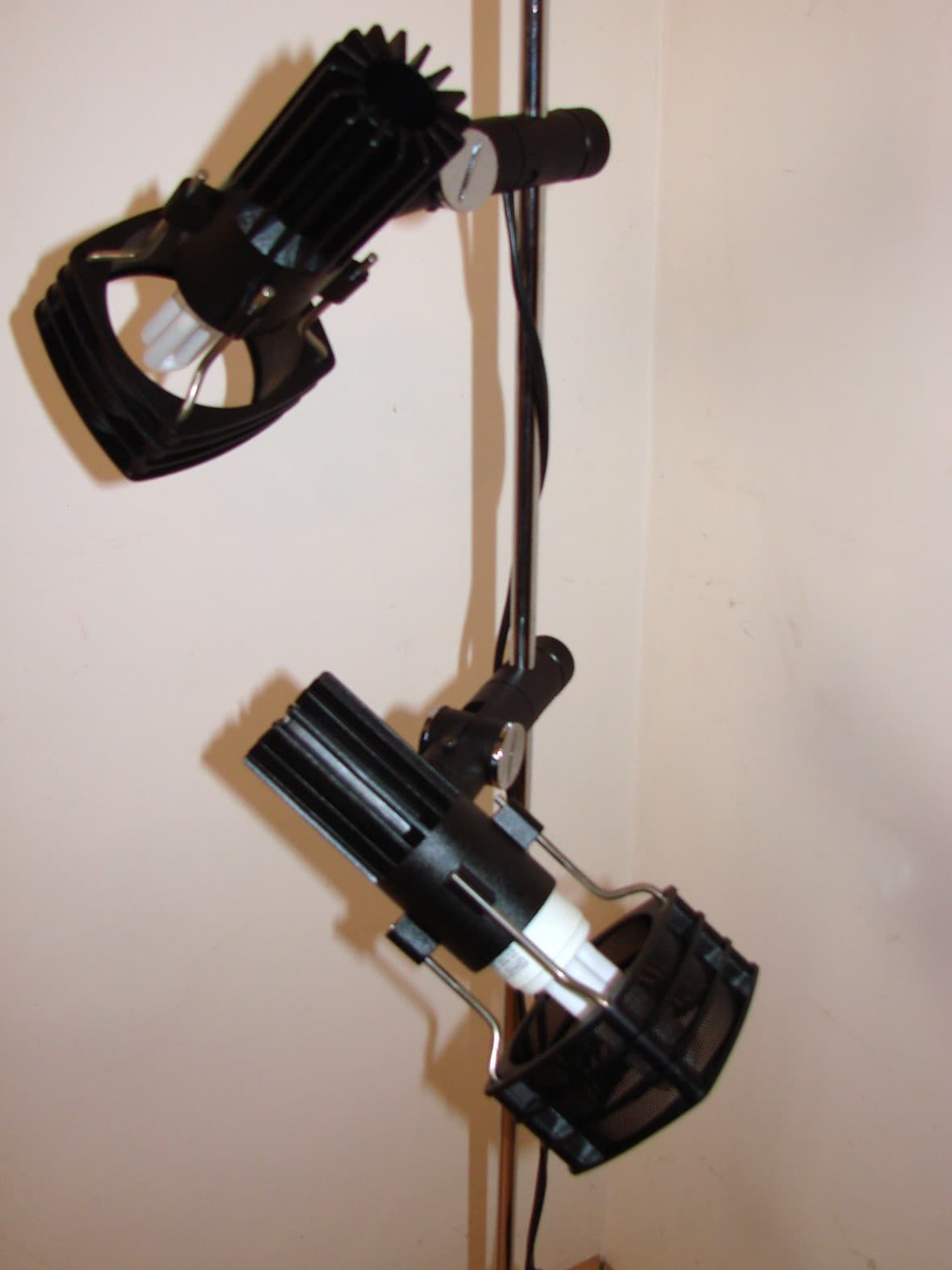 Lampa podłogowa, czarna, metal chromowany, Hustadt Leuchten, Niemcy, lata 70. - 51651