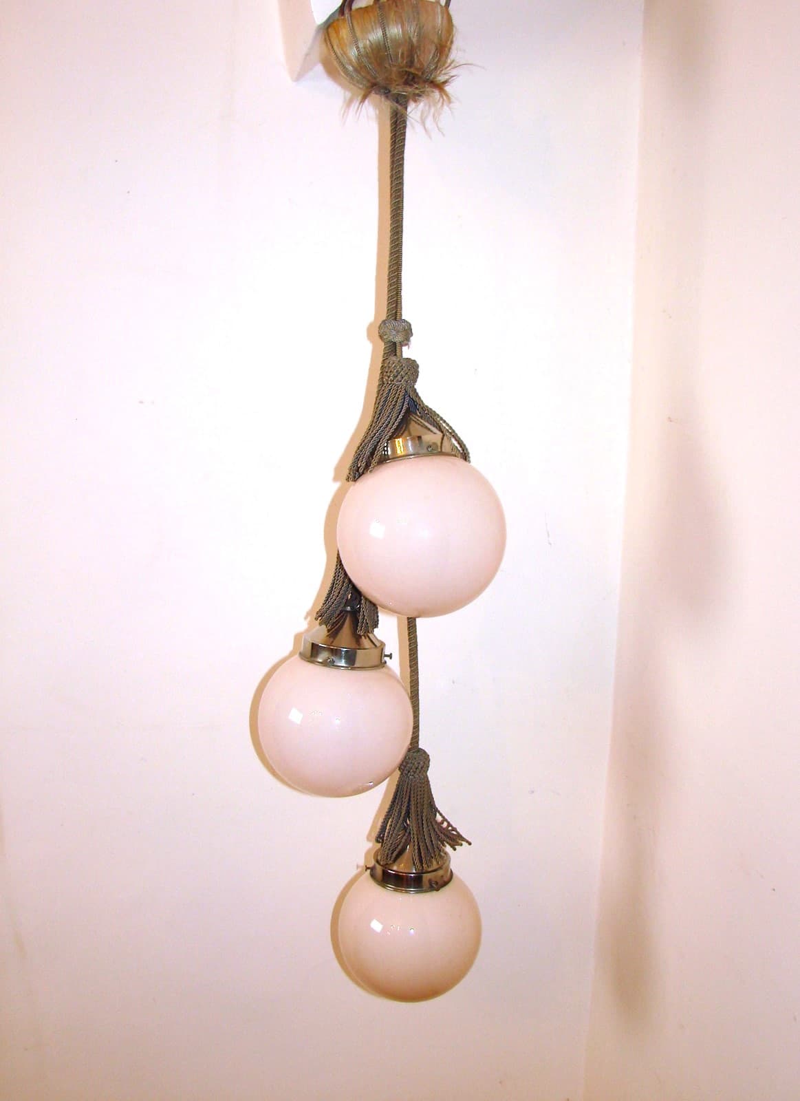 Chandelier Art Deco, pink, glass, 1920s. - 51660