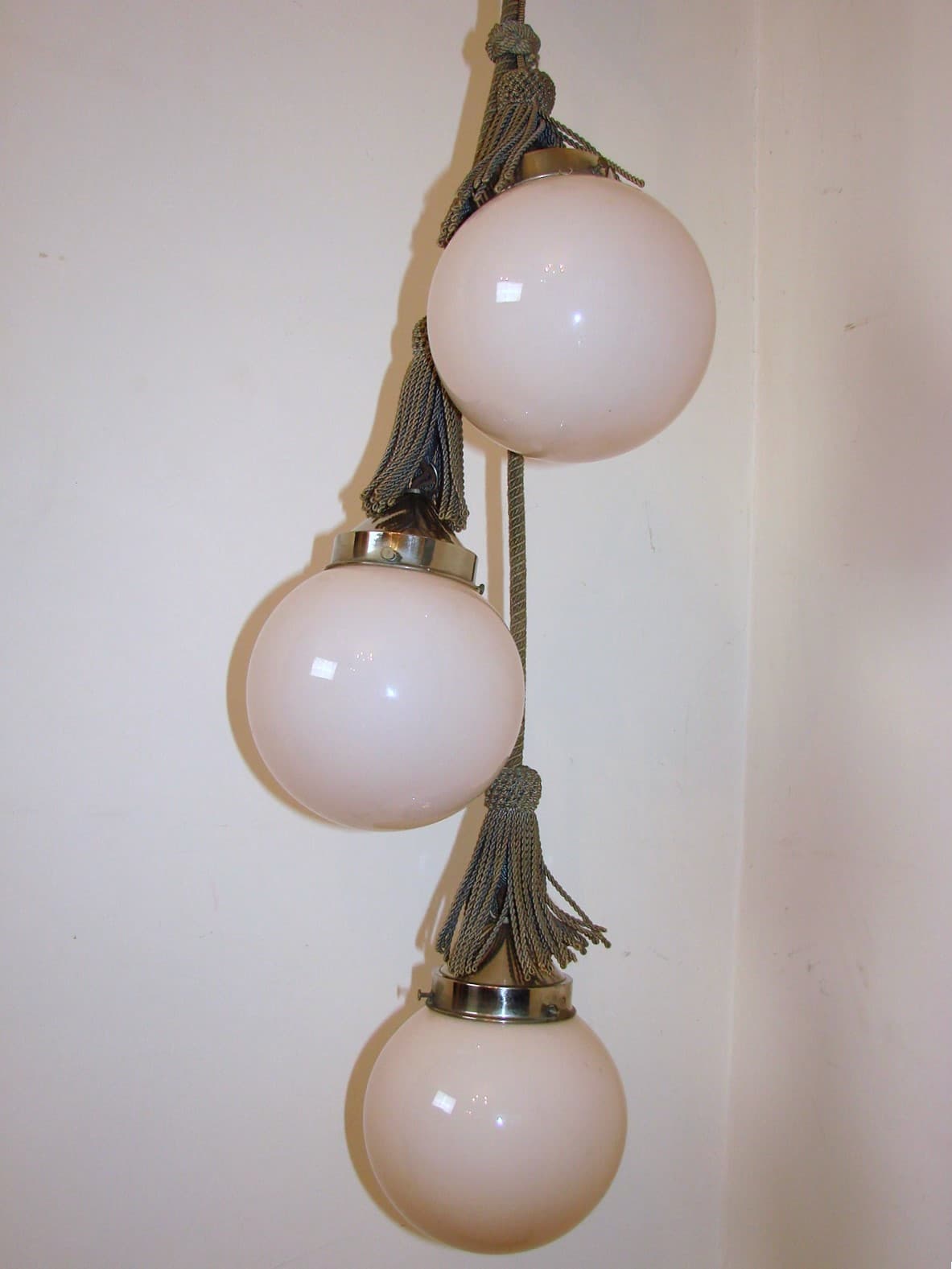 Chandelier Art Deco, pink, glass, 1920s. - 51662