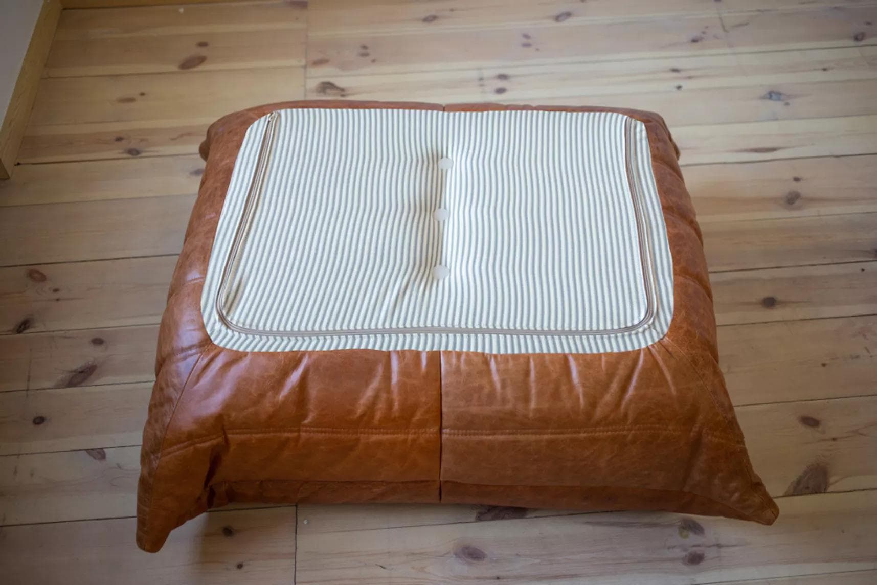 Fotel wypoczynkowy Togo z podnóżkiem, skóra brązowa dubai pine - 51971