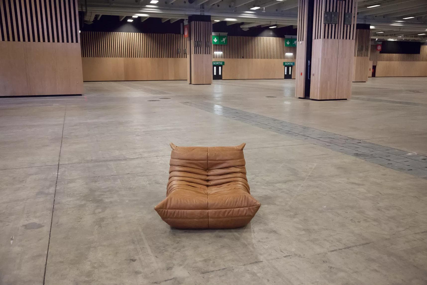 Fotel wypoczynkowy Togo z podnóżkiem, skóra brązowa tobacco - 51947